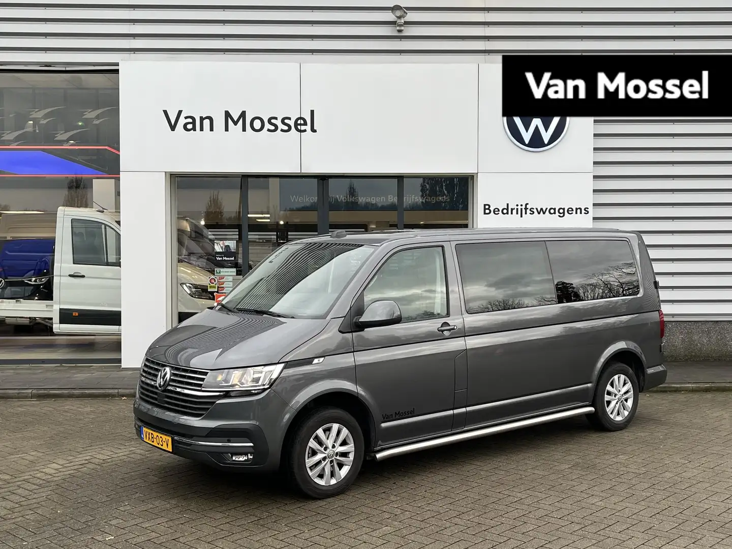 Volkswagen T6.1 Transporter 2.0 TDI L2H1 DC Highline 150 pk | Airco | Multifun Gris - 1