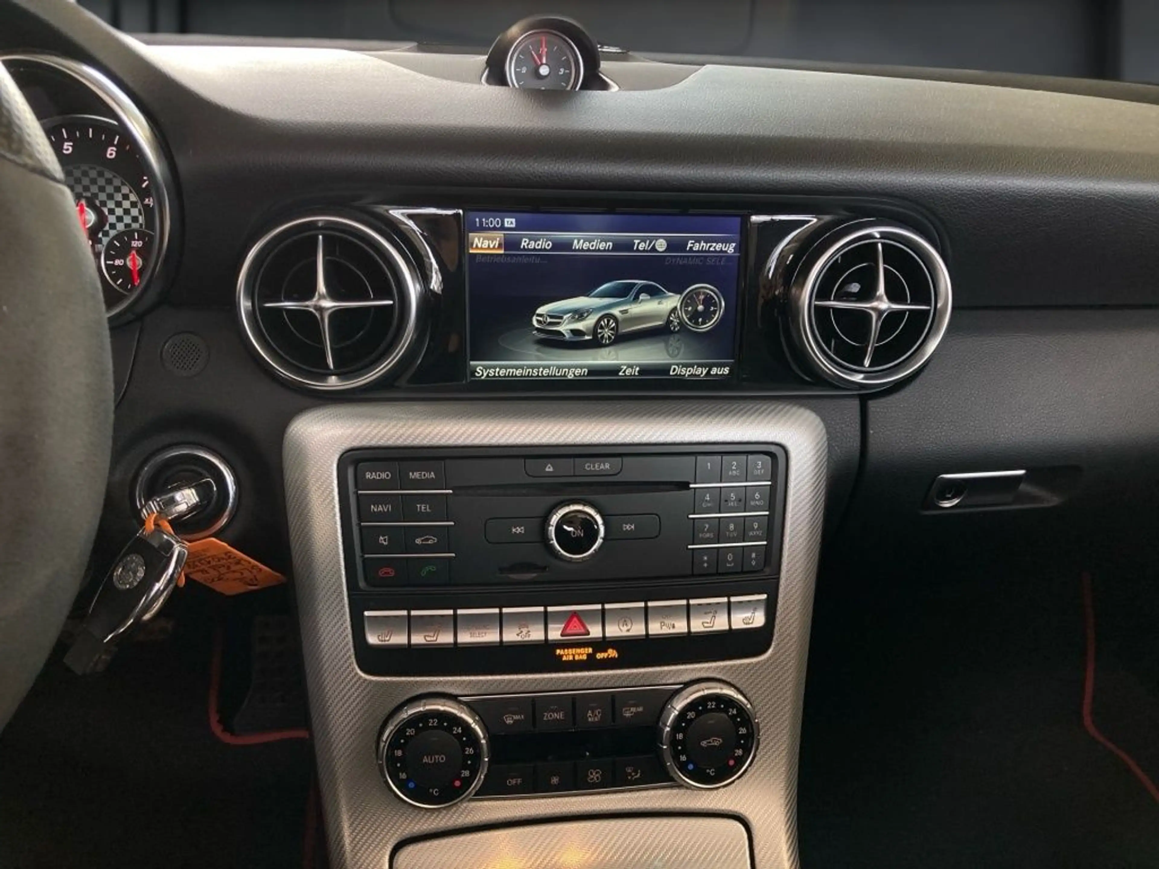 Mercedes-Benz SLC 300 SLC 300 +Memory+Airscaf+Pano+Ambiente — photo 15