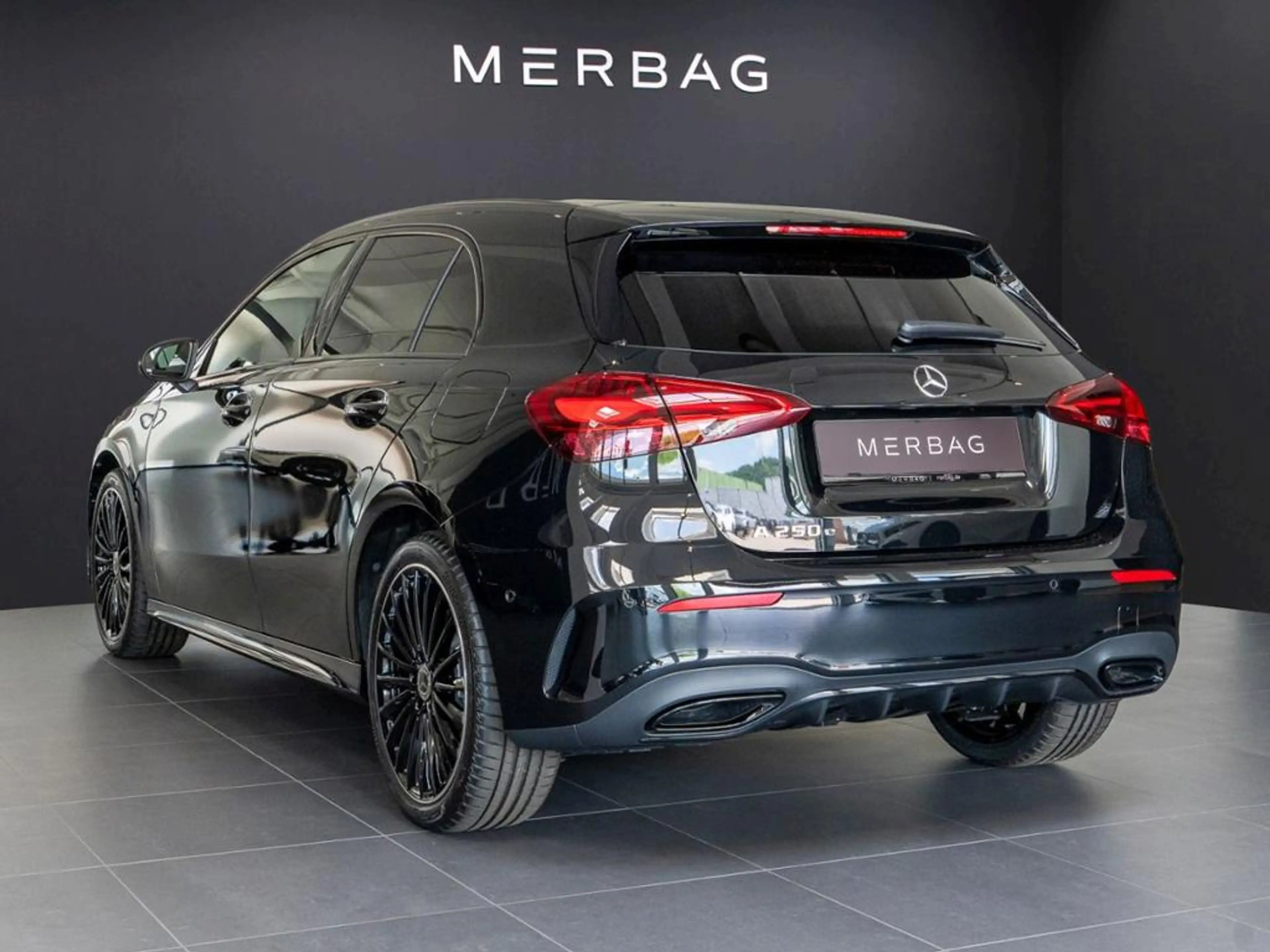 Mercedes-Benz A 250 e mit EQ Hybrid Technologie 360 ACC AUT LM — photo 8