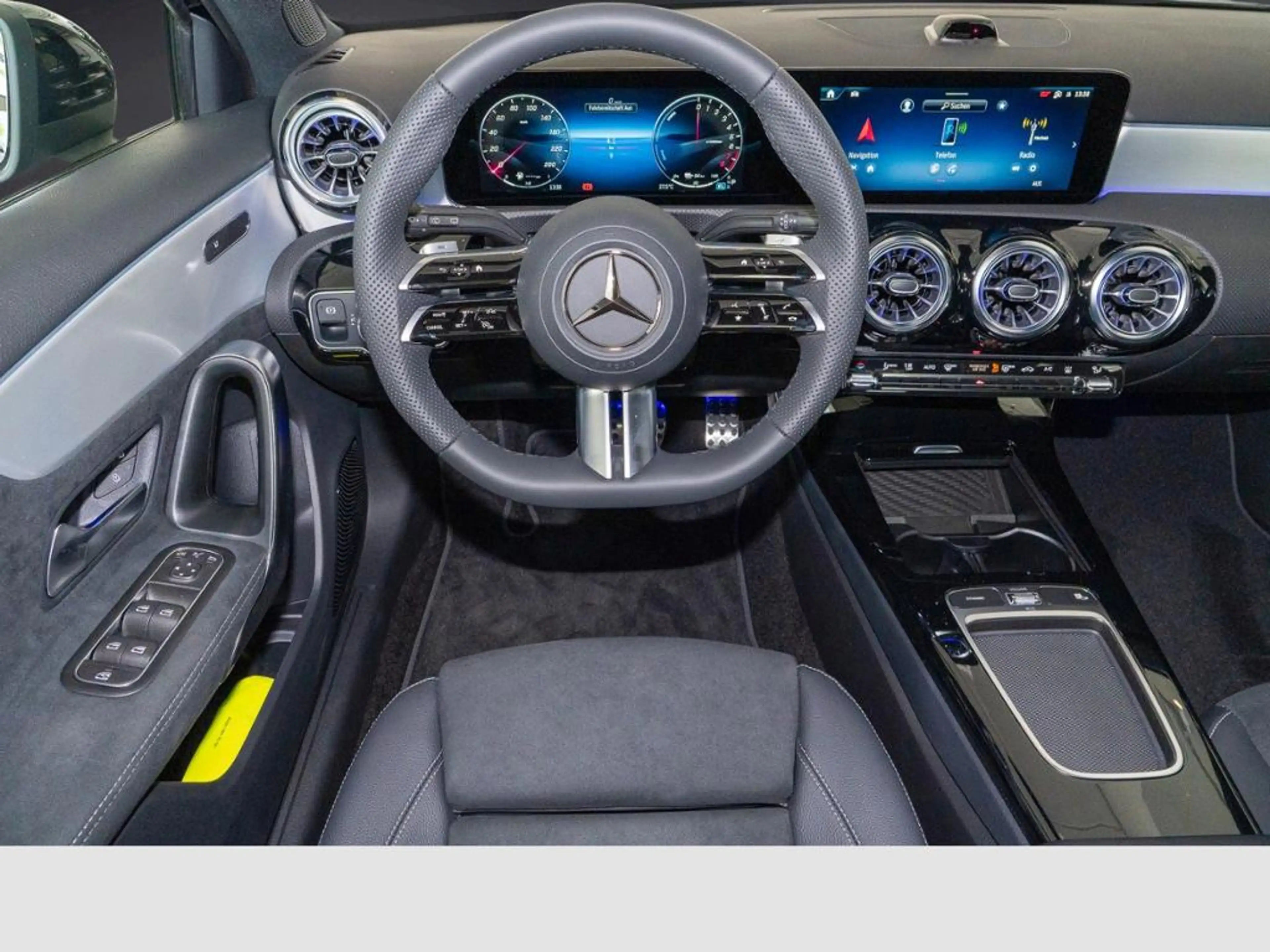 Mercedes-Benz A 250 e mit EQ Hybrid Technologie 360 ACC AUT LM — photo 10