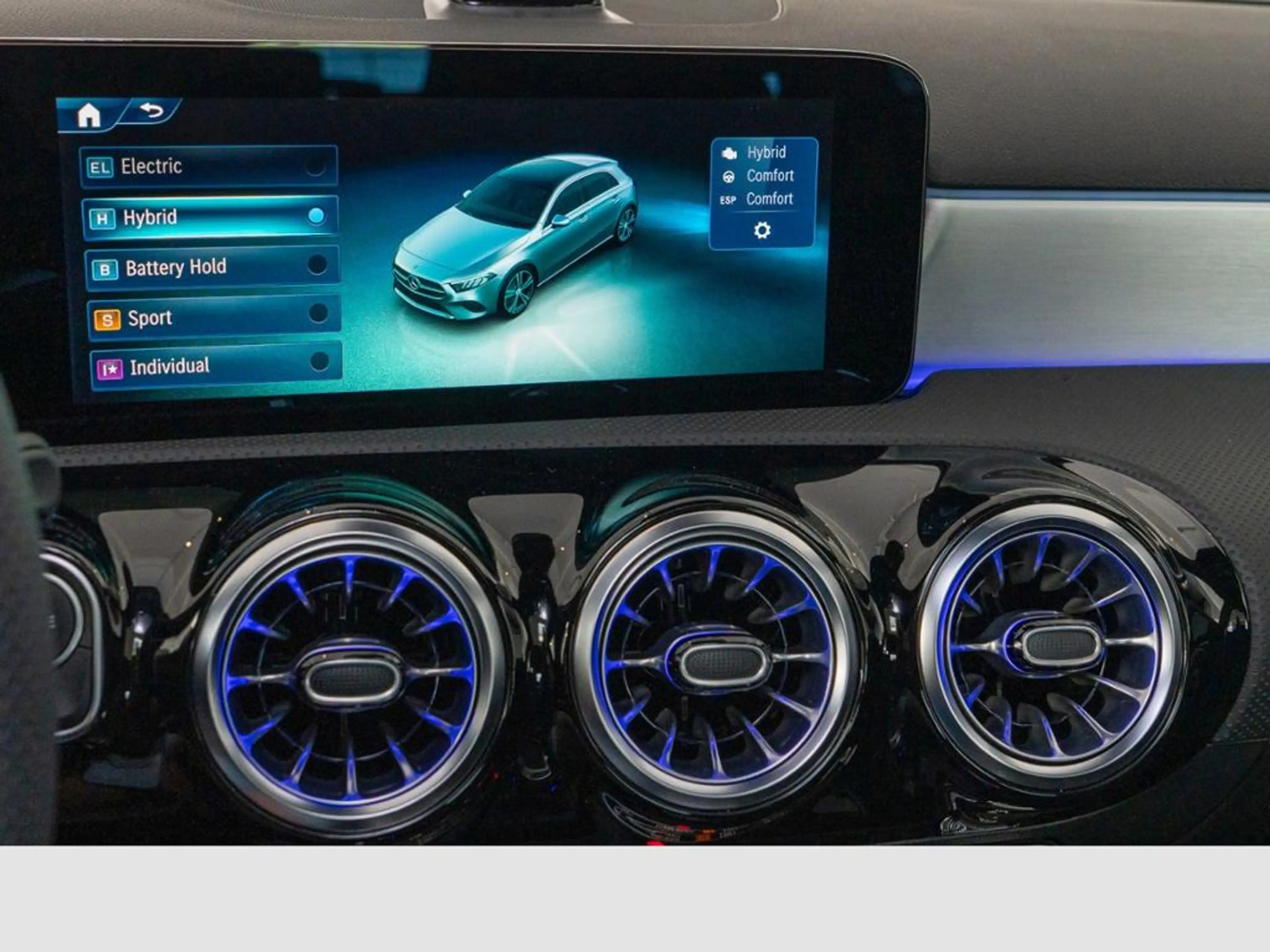Mercedes-Benz A 250 e mit EQ Hybrid Technologie 360 ACC AUT LM — photo 13