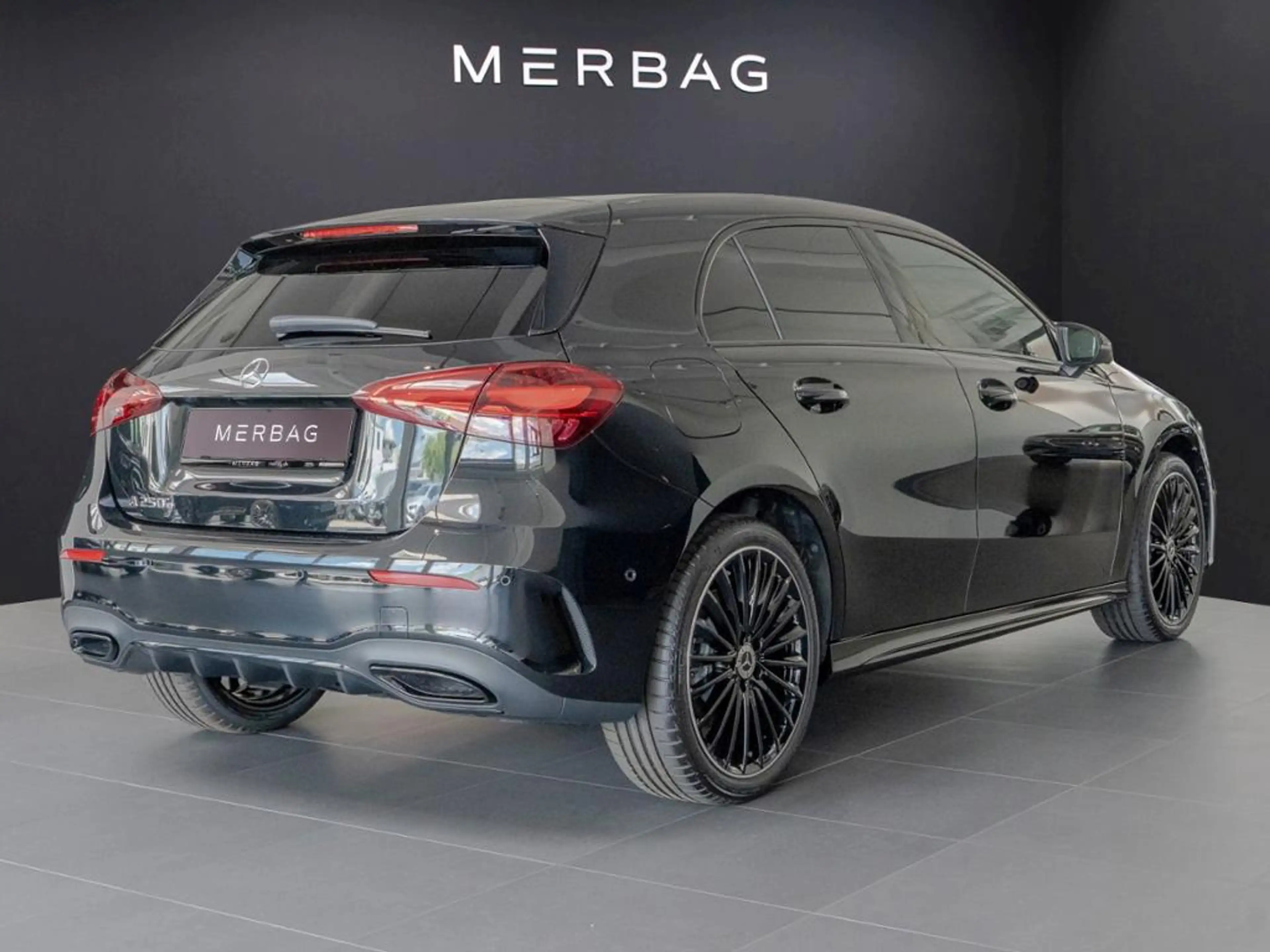 Mercedes-Benz A 250 e mit EQ Hybrid Technologie 360 ACC AUT LM — photo 2