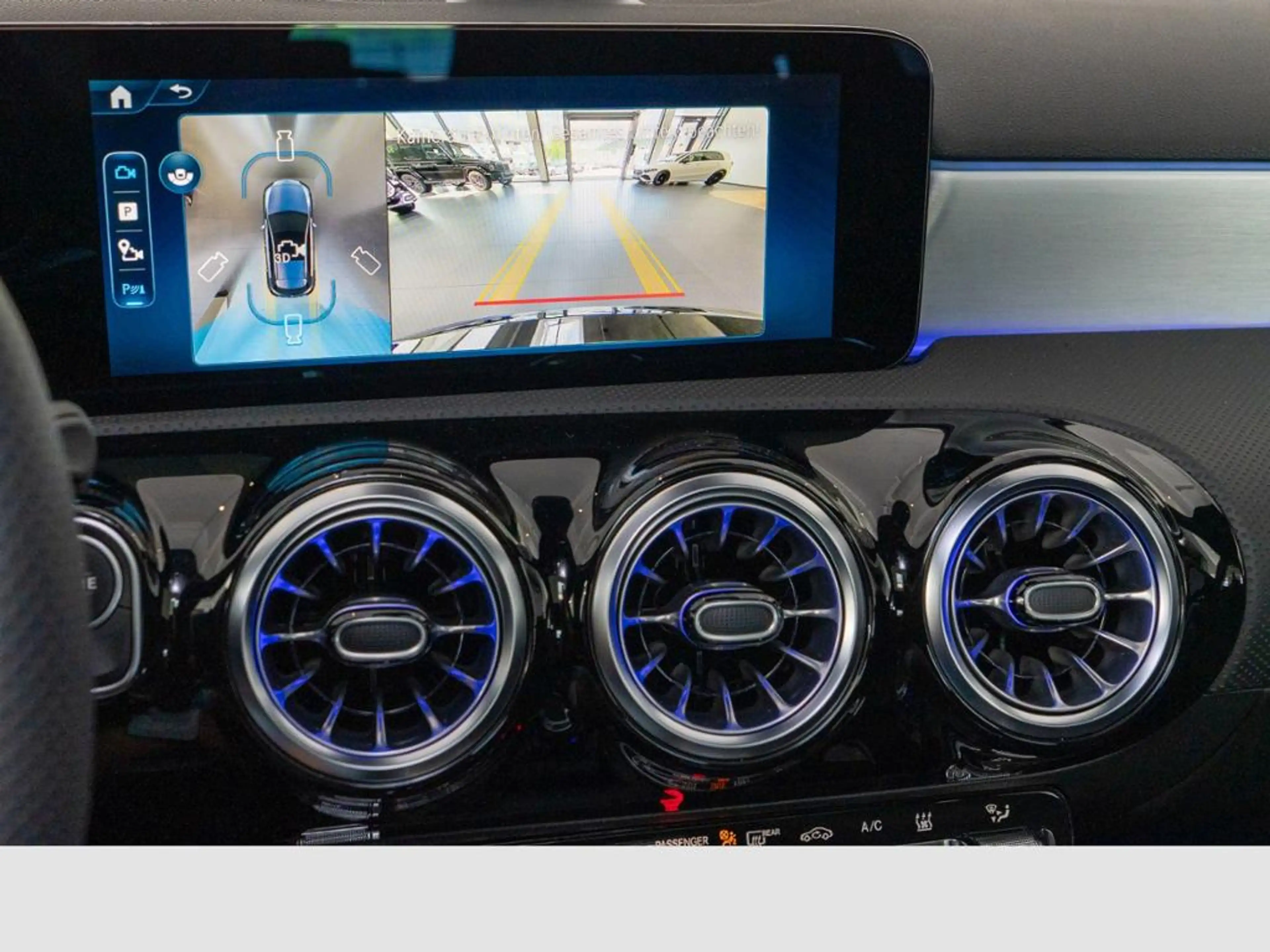 Mercedes-Benz A 250 e mit EQ Hybrid Technologie 360 ACC AUT LM — photo 12
