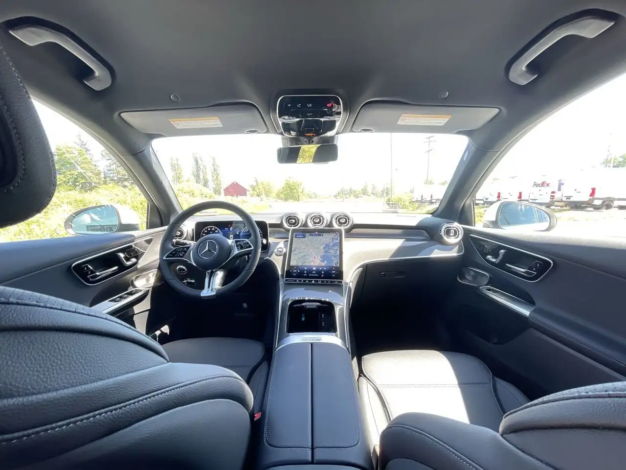 Mercedes-Benz GLC снимка Mercedes-Benz GLC