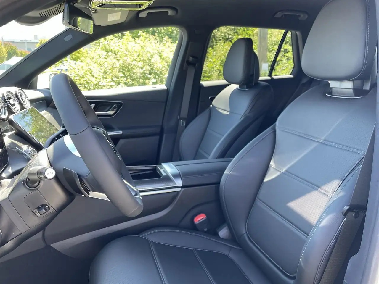 Mercedes-Benz GLC снимка Mercedes-Benz GLC