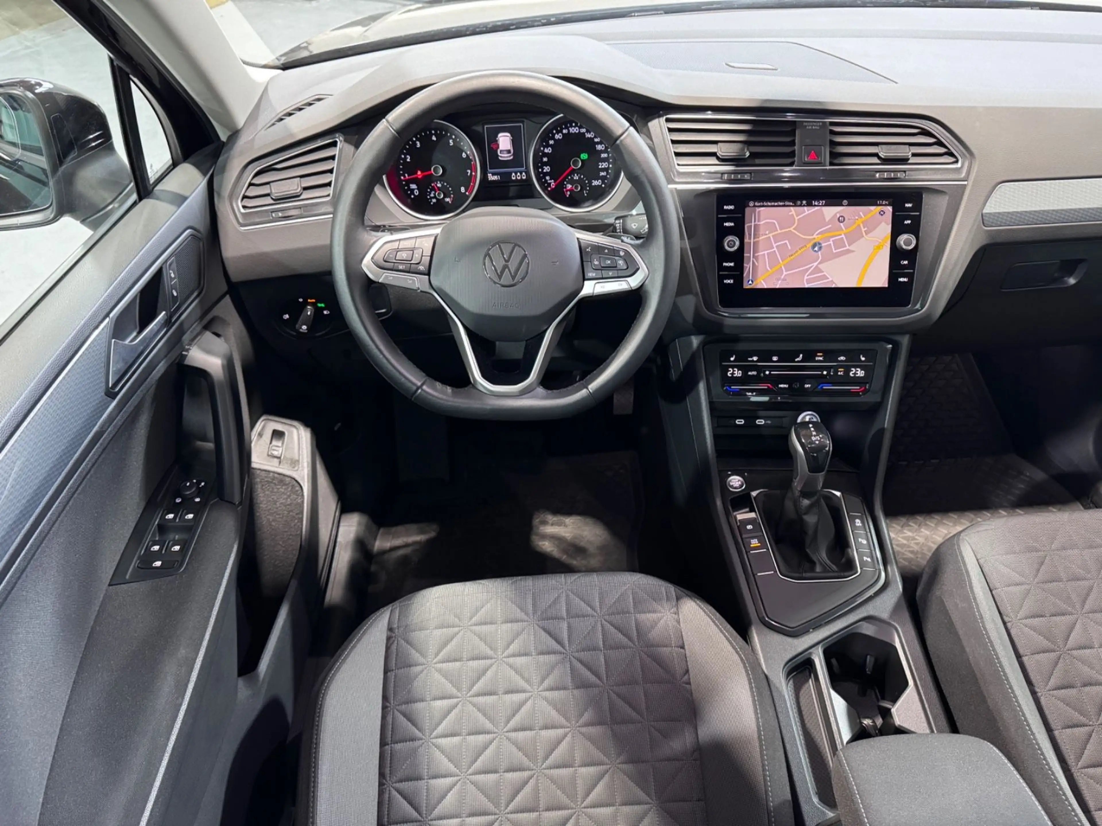 Volkswagen Tiguan Life *DSG*Carplay*Spur*Navi*Kamera* — photo 4