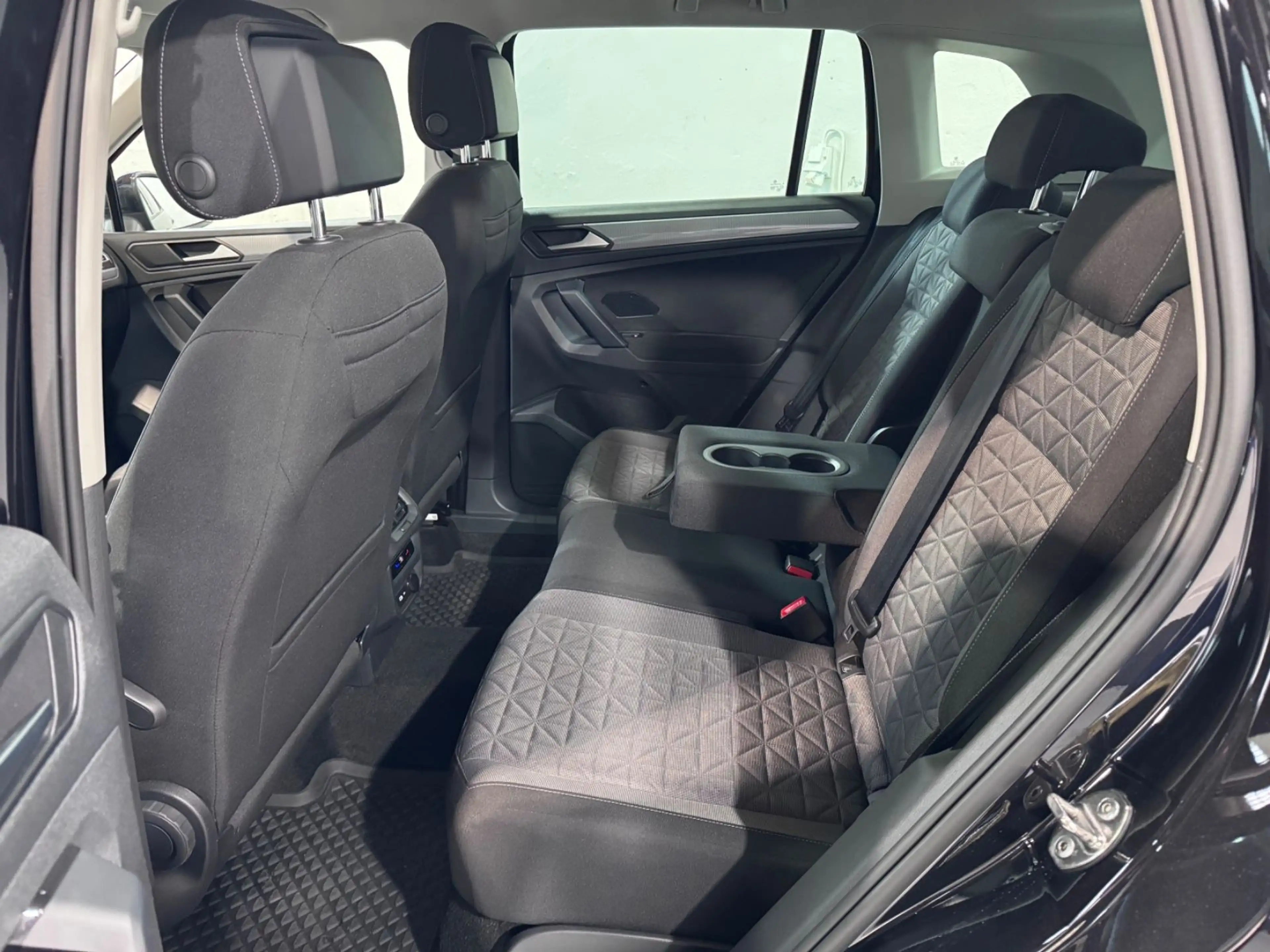 Volkswagen Tiguan Life *DSG*Carplay*Spur*Navi*Kamera* — photo 7