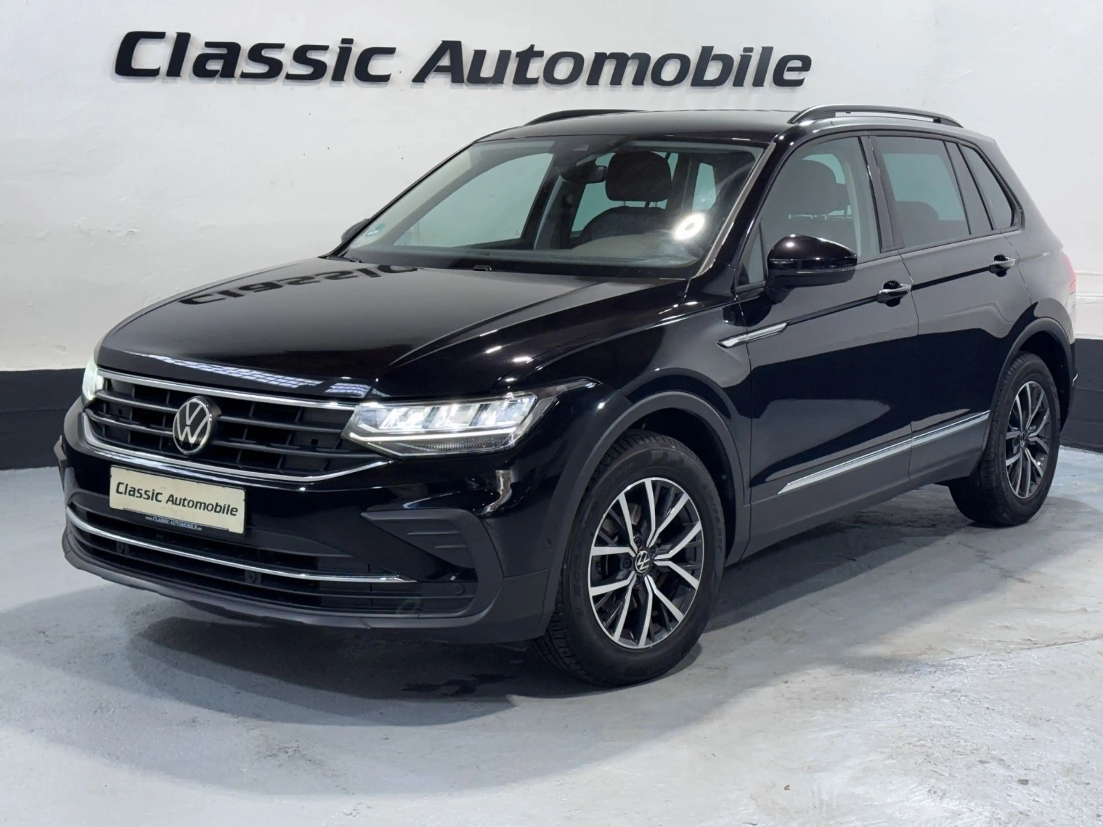Volkswagen Tiguan Life *DSG*Carplay*Spur*Navi*Kamera*