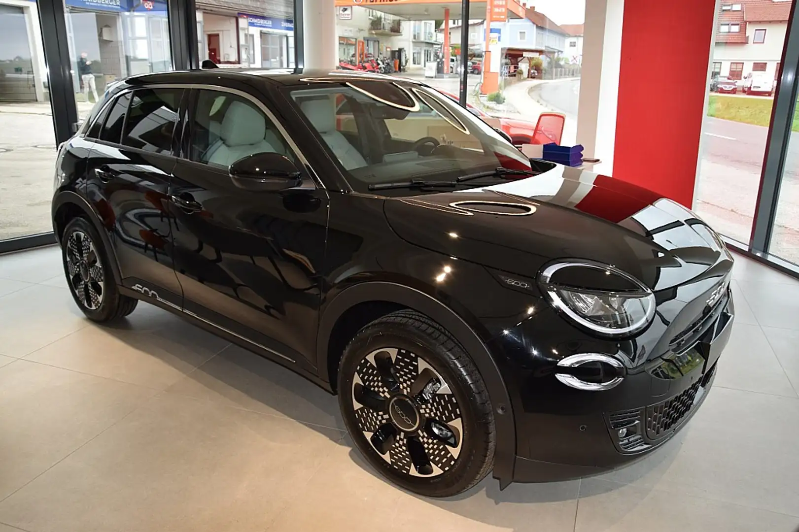 Fiat 600e 600 Elektro La Prima 54 kWh **Lagerfahrzeug** Schwarz - 2