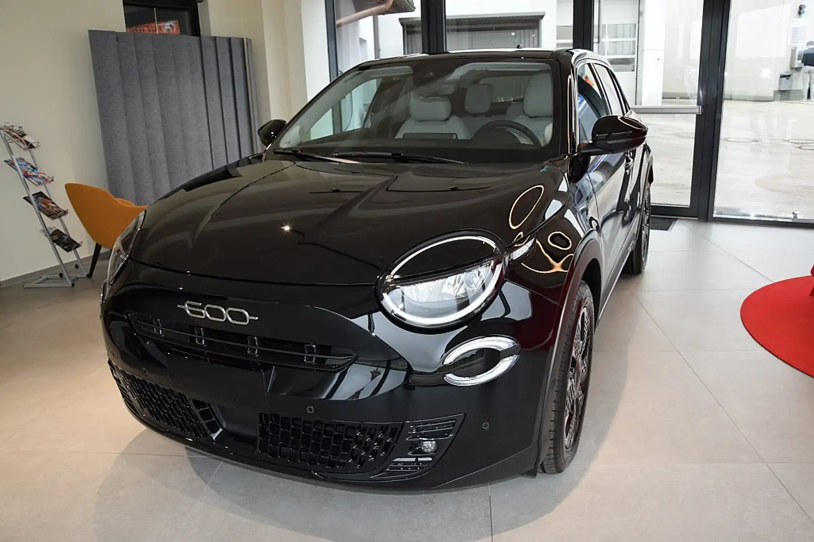 Fiat 600e 600 Elektro La Prima 54 kWh **Lagerfahrzeug** Schwarz - 1