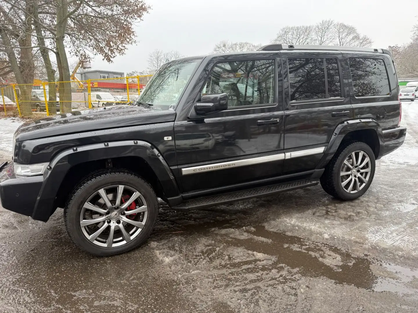 Jeep Commander Limited 3.0 CRD Autom. Schwarz - 2