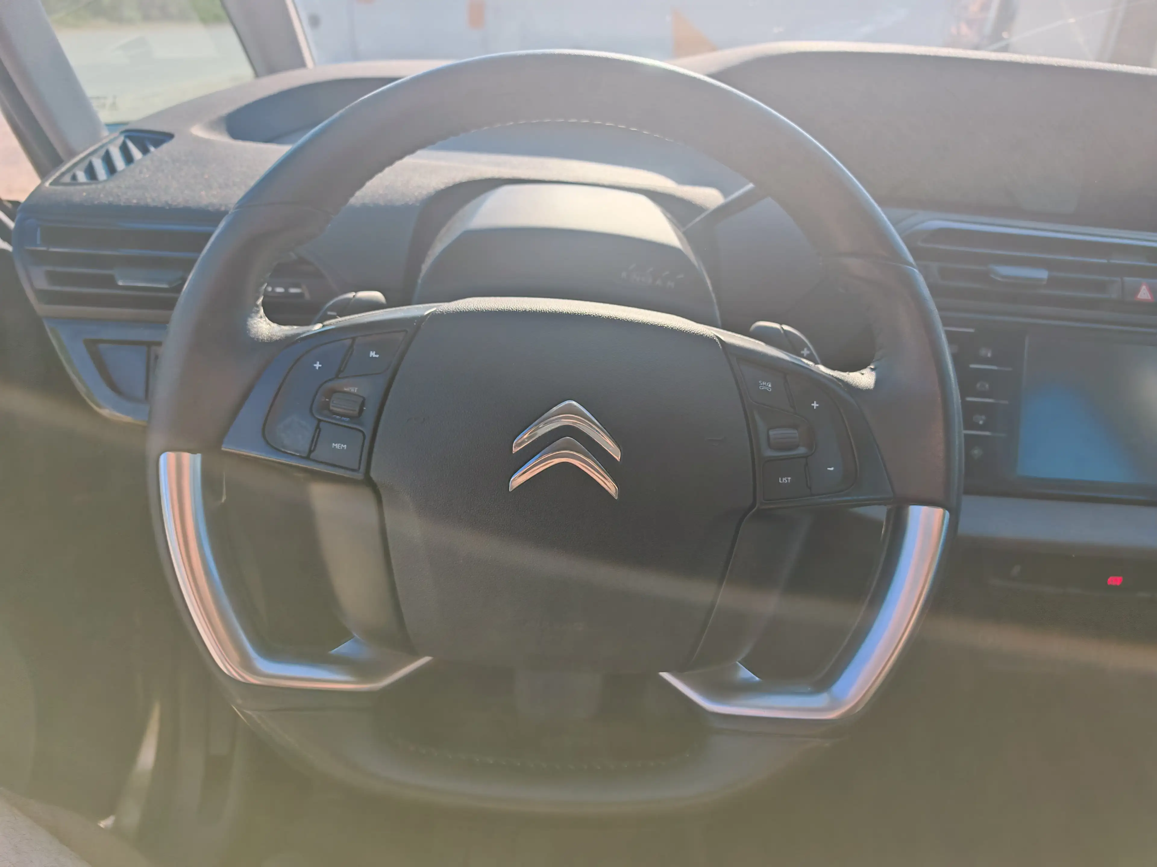 Citroen Grand C4 SpaceTourer Seduction — photo 9