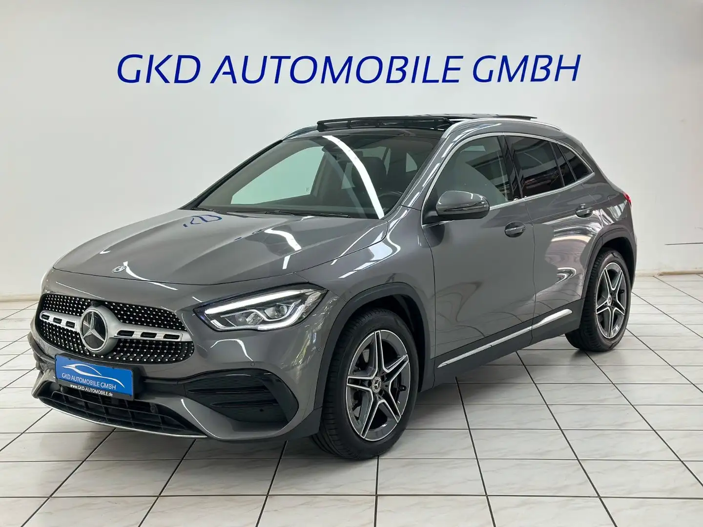Mercedes-Benz GLA 250 4Matic AMG Line*Pano*Kamera*LED* Navi'* Gris - 1