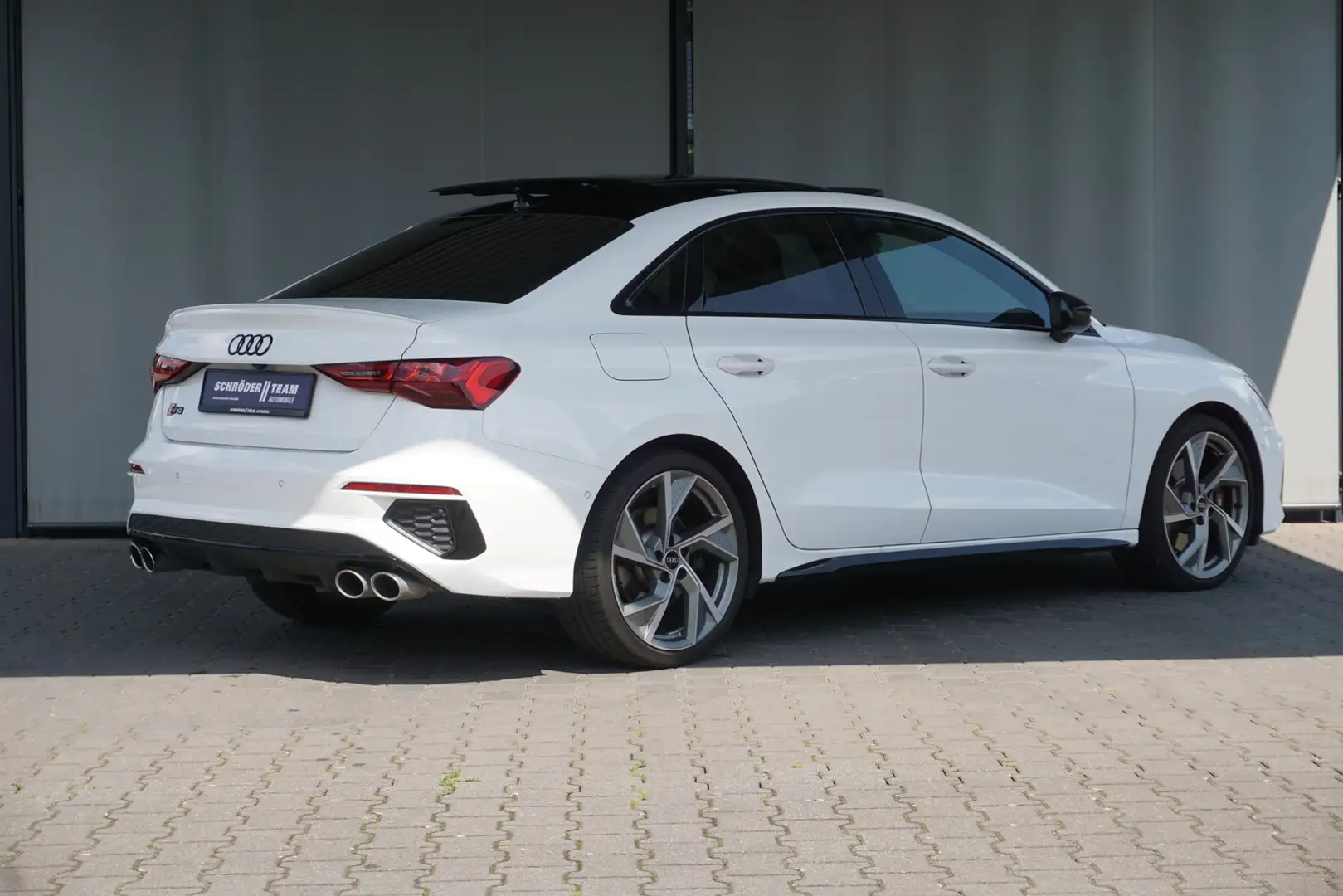 Audi S3 Limousine 2.0 TFSi quattro Matrix Pano ACC BO Weiß - 2