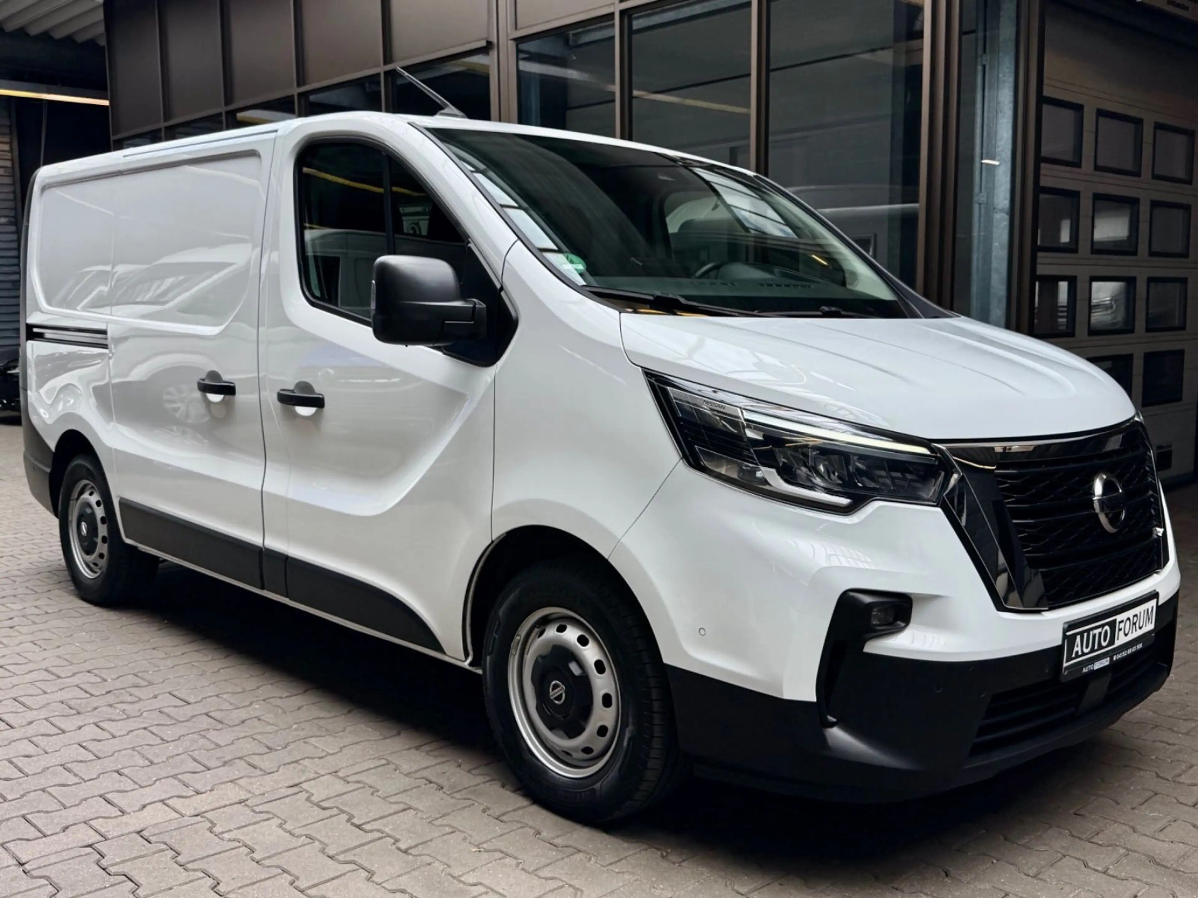 Nissan Primastar 2.0 D L1H1 AUTOMATIK AHK NAVI LED CAM — photo 2
