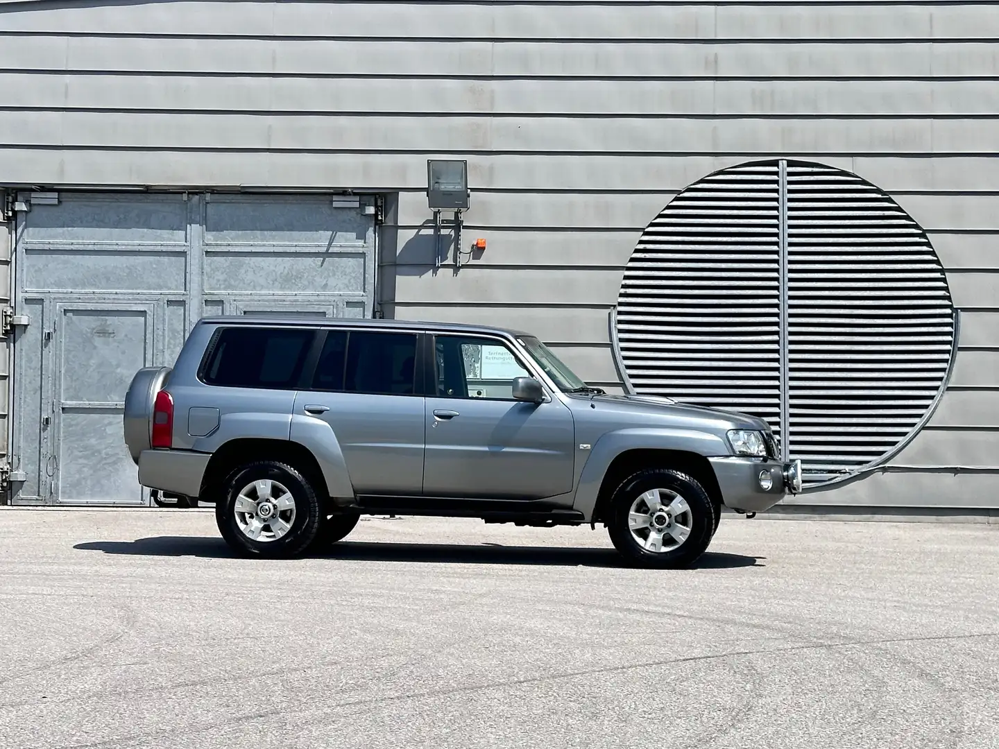 Nissan Patrol GR Wagon 3,0 16V TD Elegance Aut. / AHK 3,5t ... Gris - 1