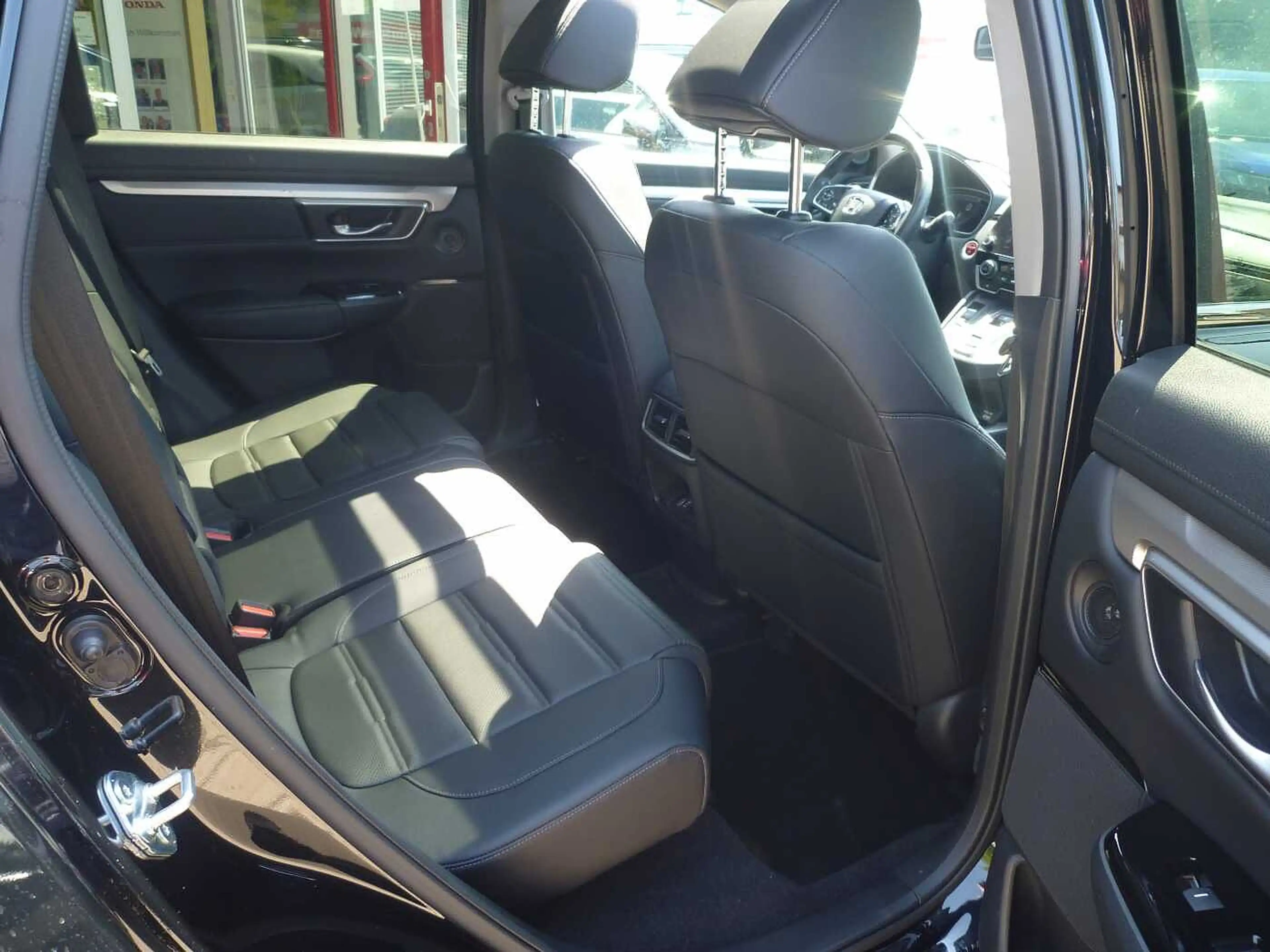 Honda CR-V Hybrid e:HEV 2.0 i-MMD 4WD Executive — photo 9
