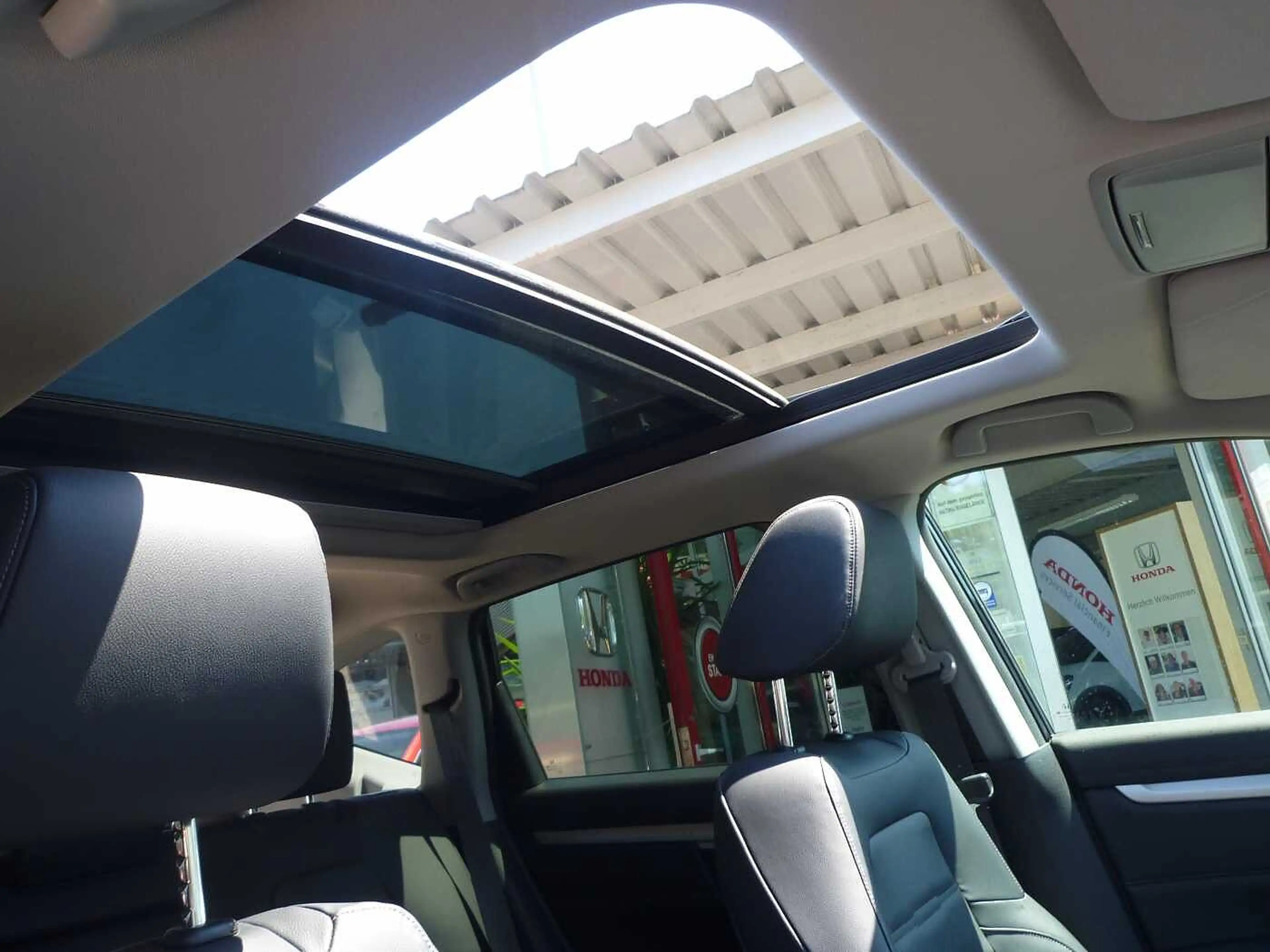 Honda CR-V Hybrid e:HEV 2.0 i-MMD 4WD Executive — photo 6
