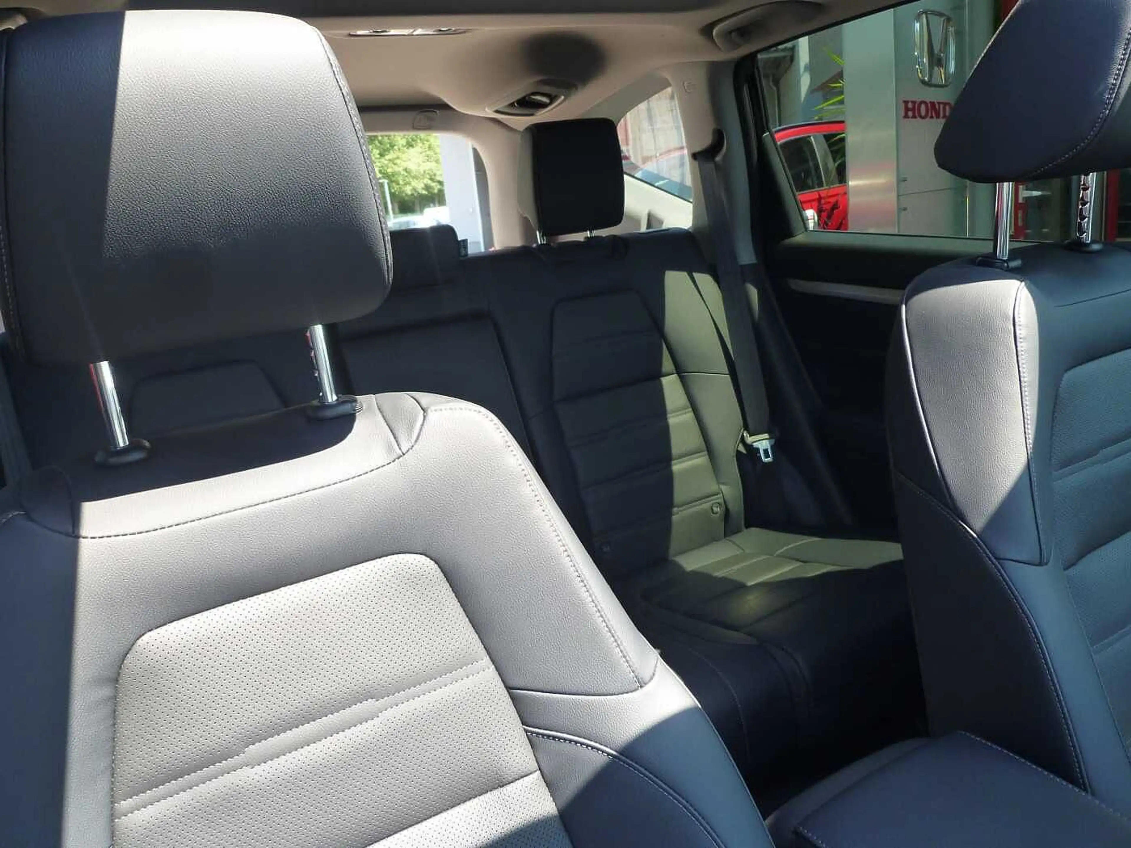 Honda CR-V Hybrid e:HEV 2.0 i-MMD 4WD Executive — photo 8