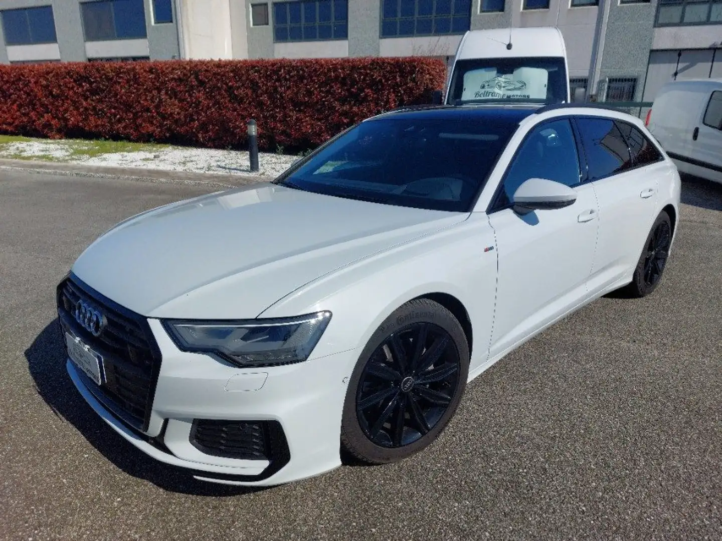 Audi A6 Avant 40 2.0 TDI quattro ultra S tronic S line Bianco - 1