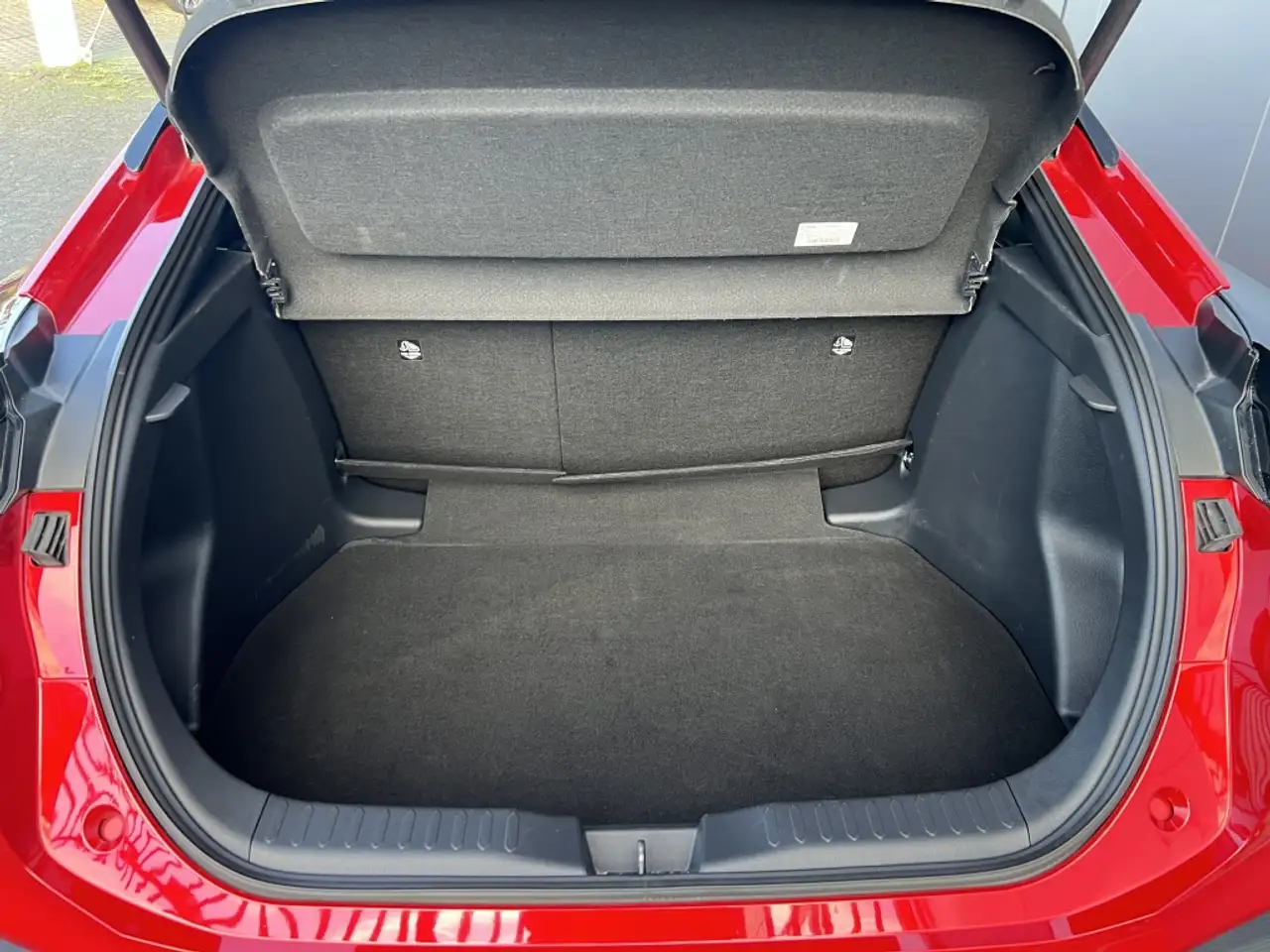Toyota C-HR 1.8 Hybr 140 First 4