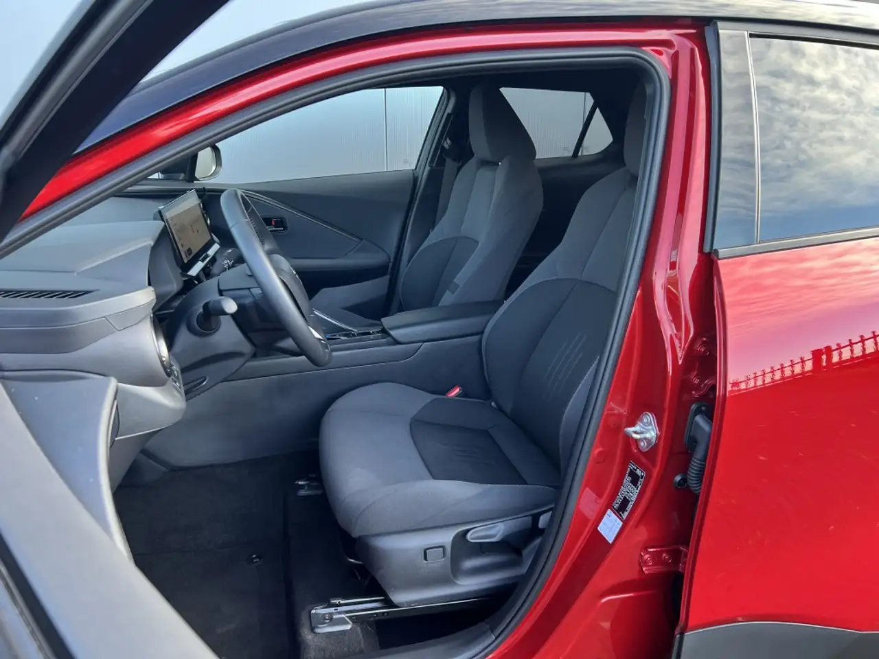 Toyota C-HR 1.8 Hybr 140 First 8