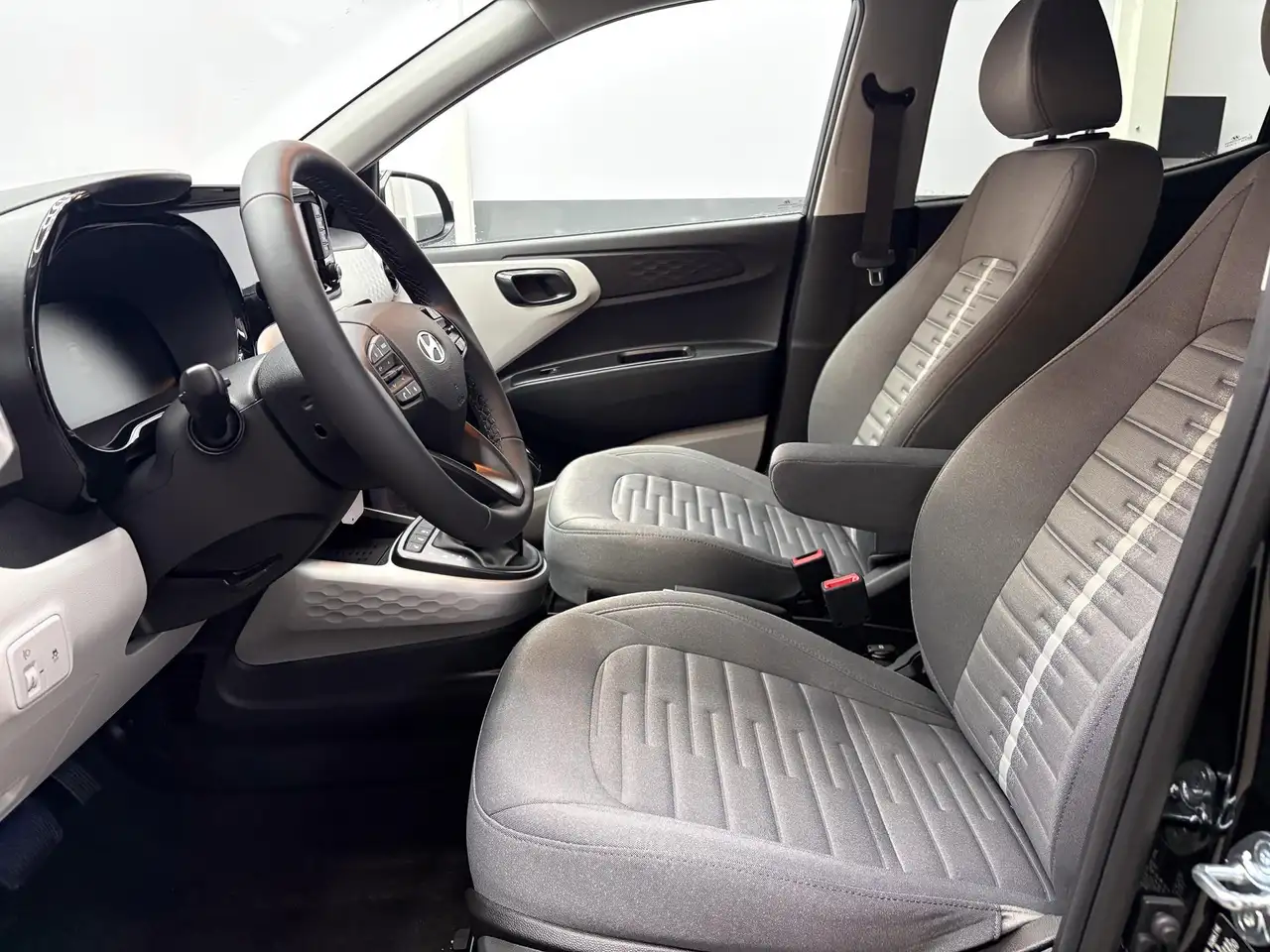 Hyundai i10 PREMIUM AUT SHZ KLIMAAUTOMATIK AMBIENTE ALU RFK... 9