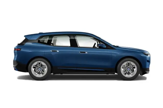 BMW Ix view 4