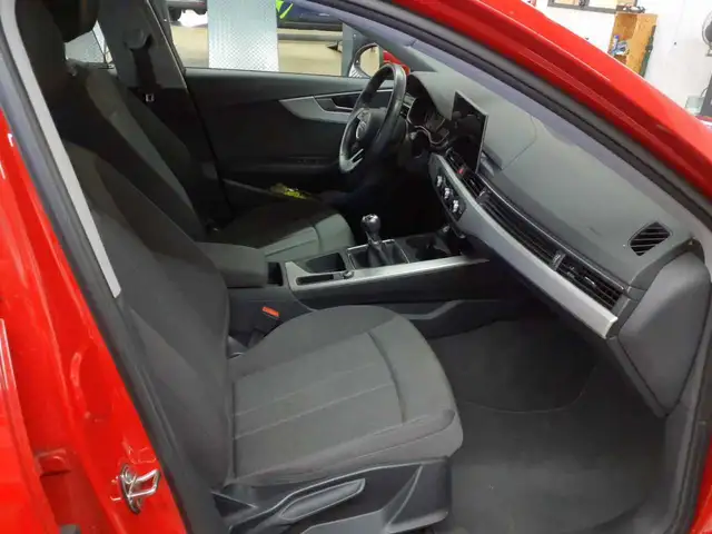 Audi A4 view 8