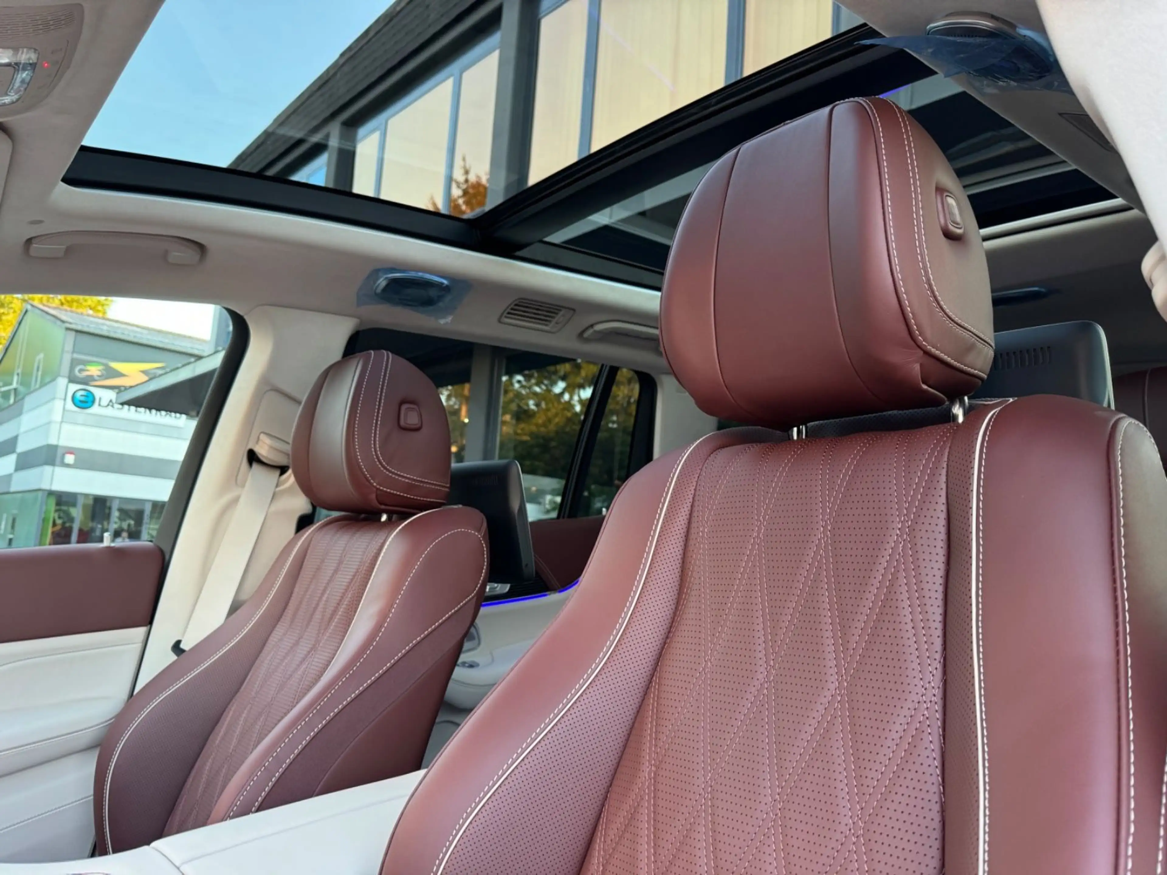 Mercedes-Benz GLS 600 MAYBACH|PY26|E-BODY|3D-BURMESTER| — photo 11