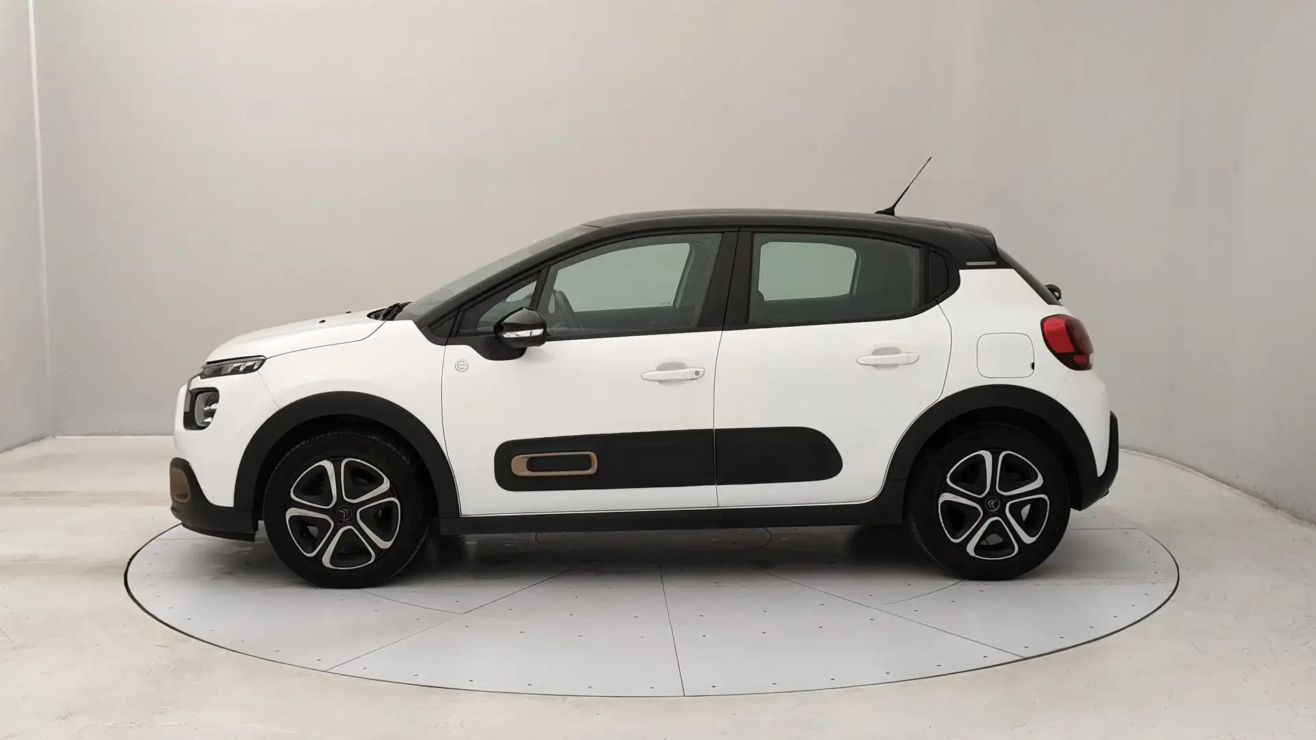Citroen C3 1.2 PureTech Feel Pack Blanc - 2