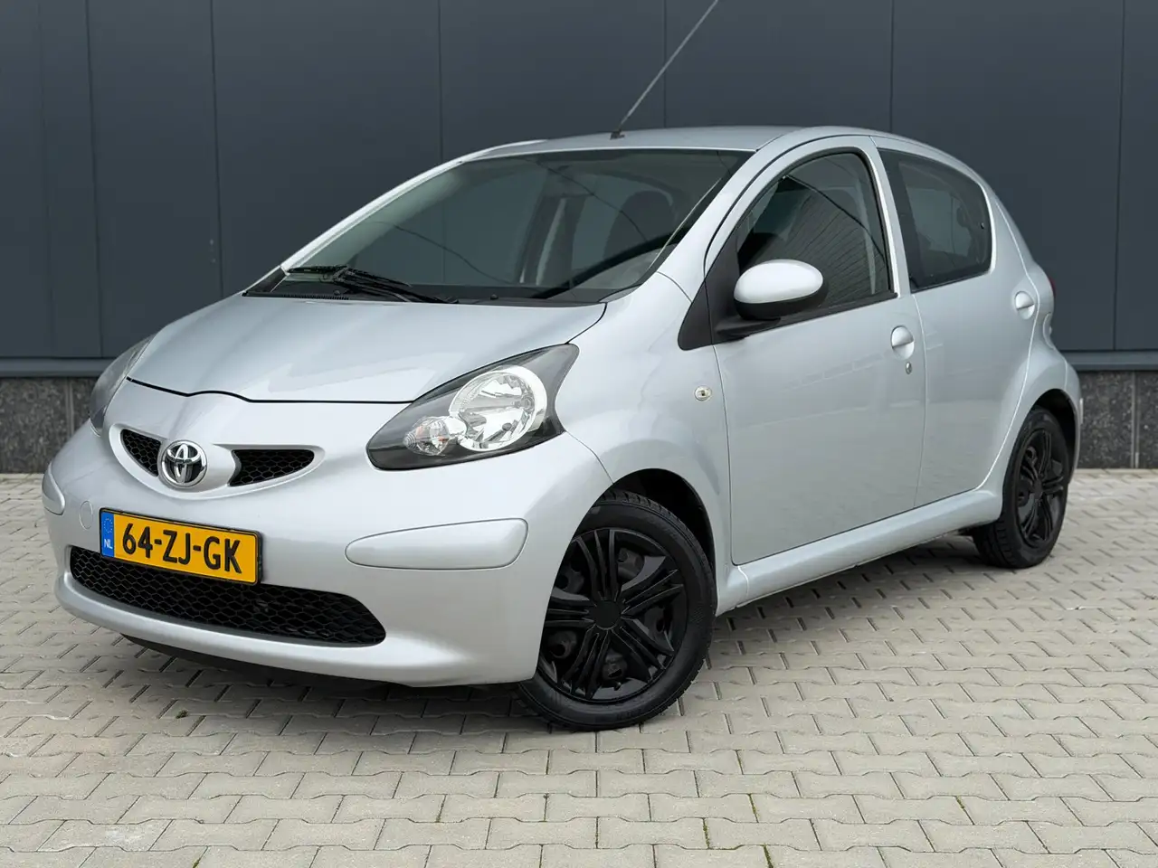 Toyota Aygo 1.0-12V | AUTOMAAT | AIRCO | ELEKTRISCHE RAMEN — photo 1 of 22
