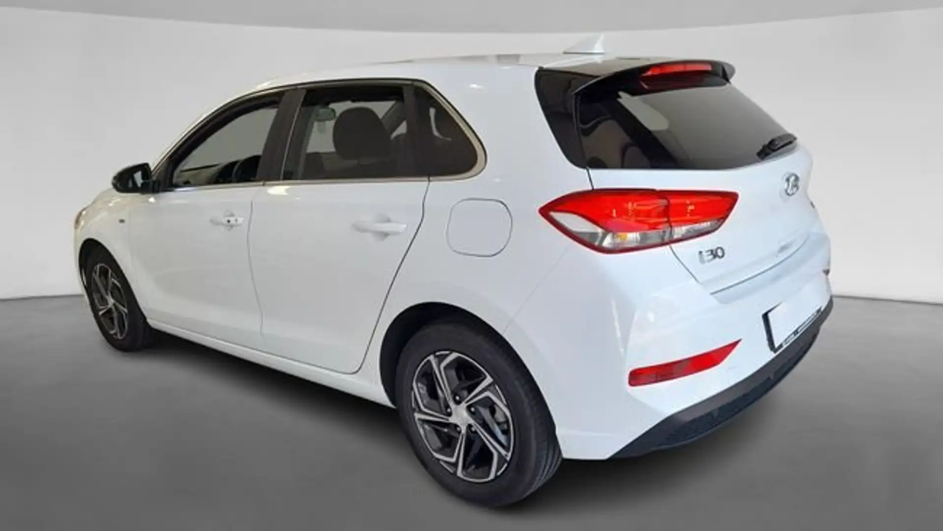 Hyundai i30 FL 1.0 T-GDi 88,3 kW (120 CV) MT6 2WD Sense + Blanco - 2