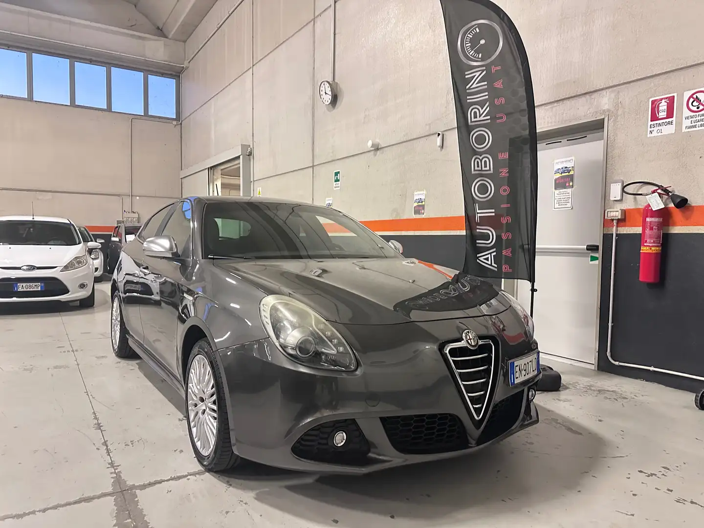 Alfa Romeo Giulietta Giulietta III 2012 2.0 jtdm(2) Distinctive 140cv Gris - 1