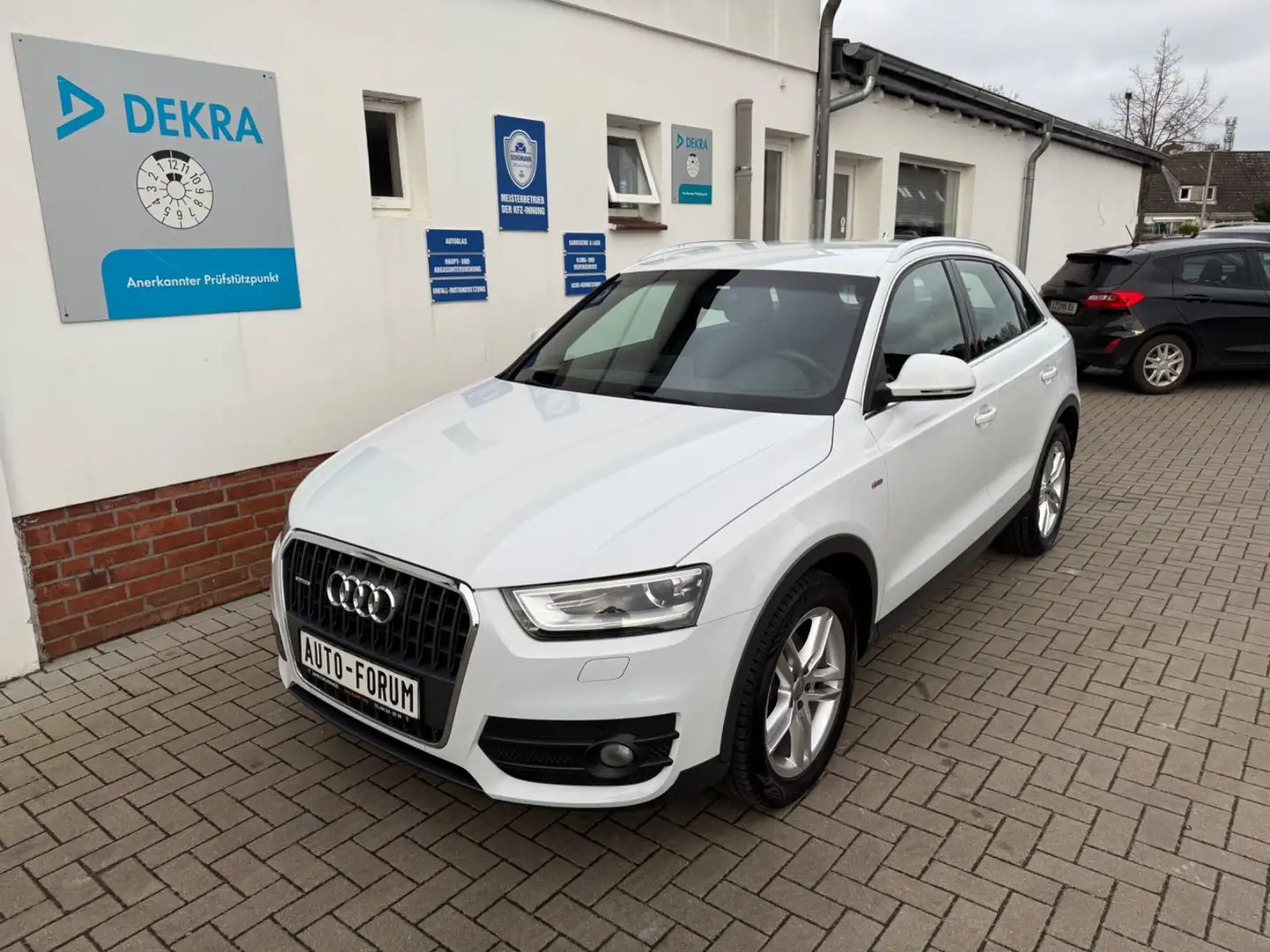 Audi Q3 2.0 TDI QUATTRO S-LINE Weiß - 1