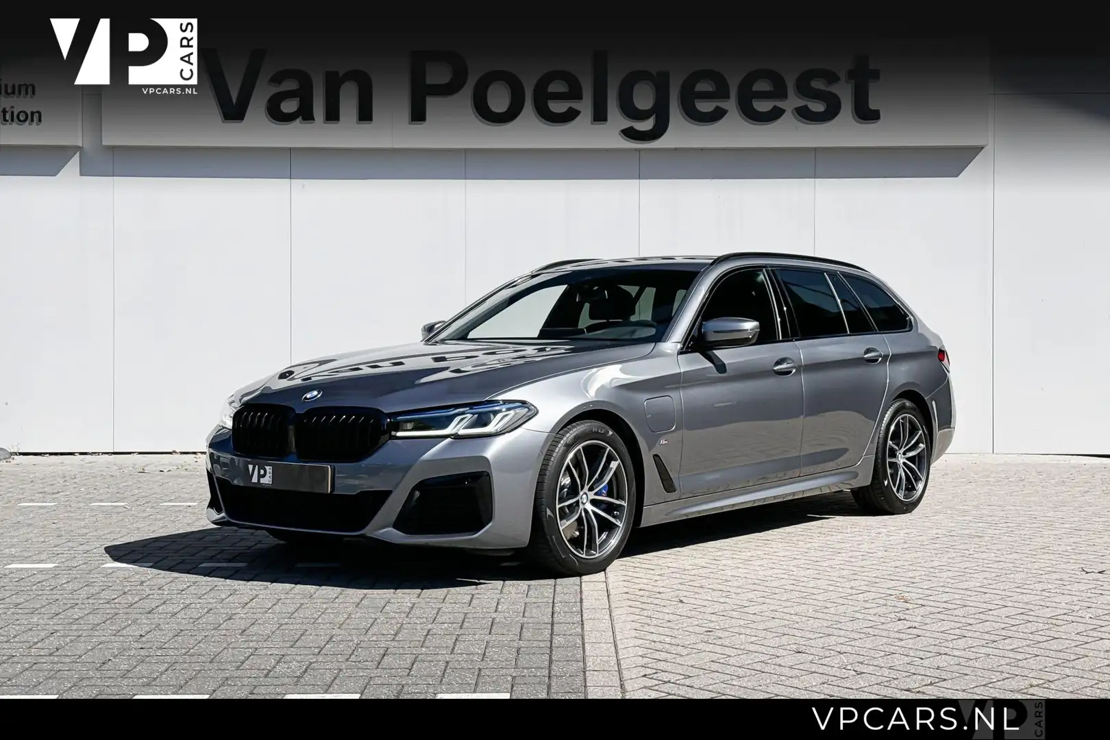 BMW 530 5 Serie Touring 530e | M Sport | Harman Kardon Grijs - 1