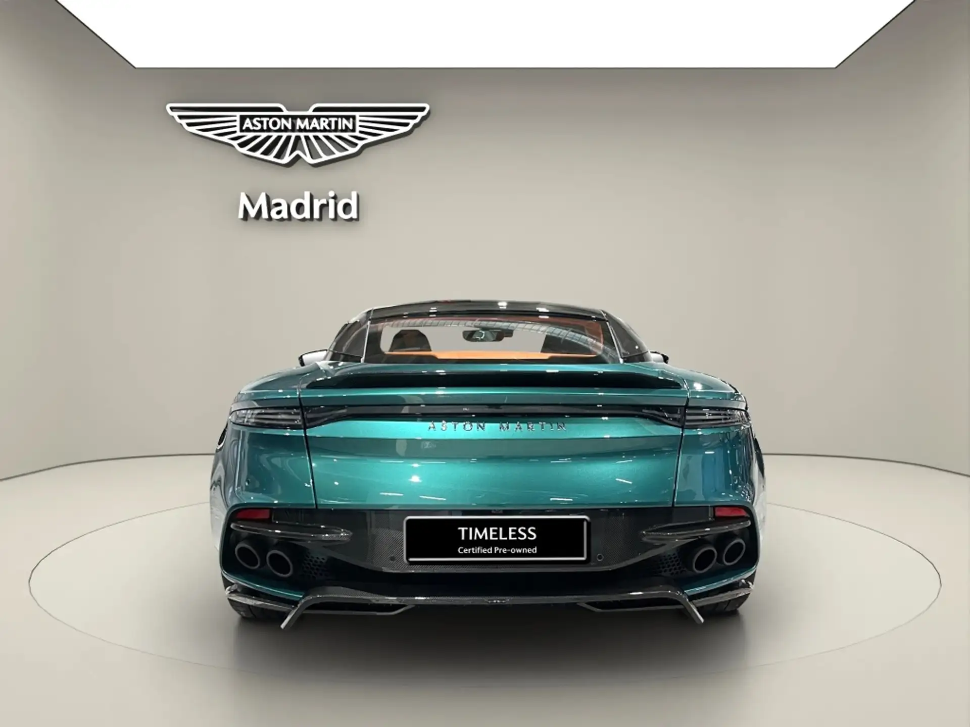 애스턴마틴 DBS Coupe 2024 청록 사진 6