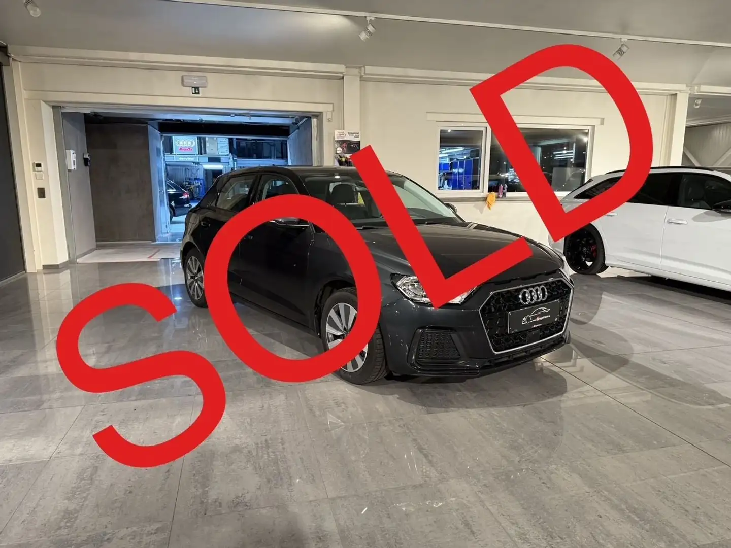 Audi A1 SOLD BIJ GARAGE VRIENS YVES BV!!!!! Gris - 1