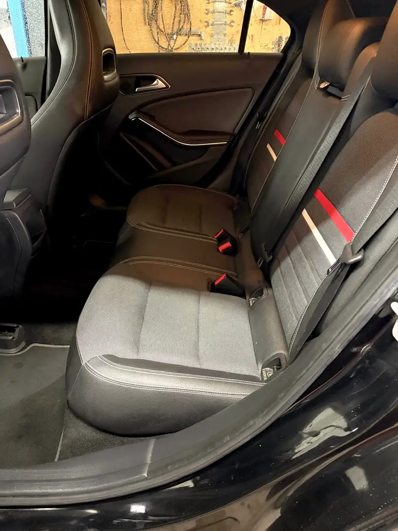 Mercedes-Benz A 180 A 180 CDI BlueEfficiency Edition Lifestyle Edition Lifestyle Schwarz - 2