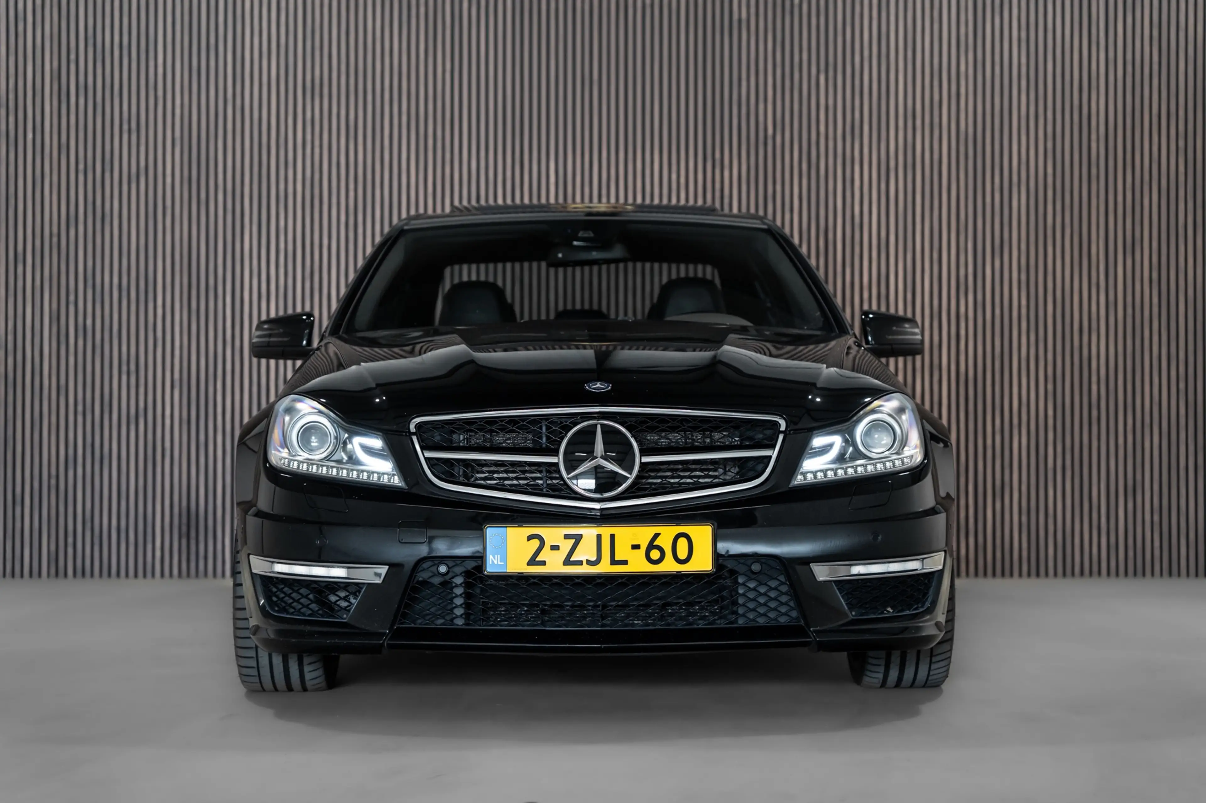 Mercedes-Benz C 63 AMG Performance Package 487PK Carbon — photo 4