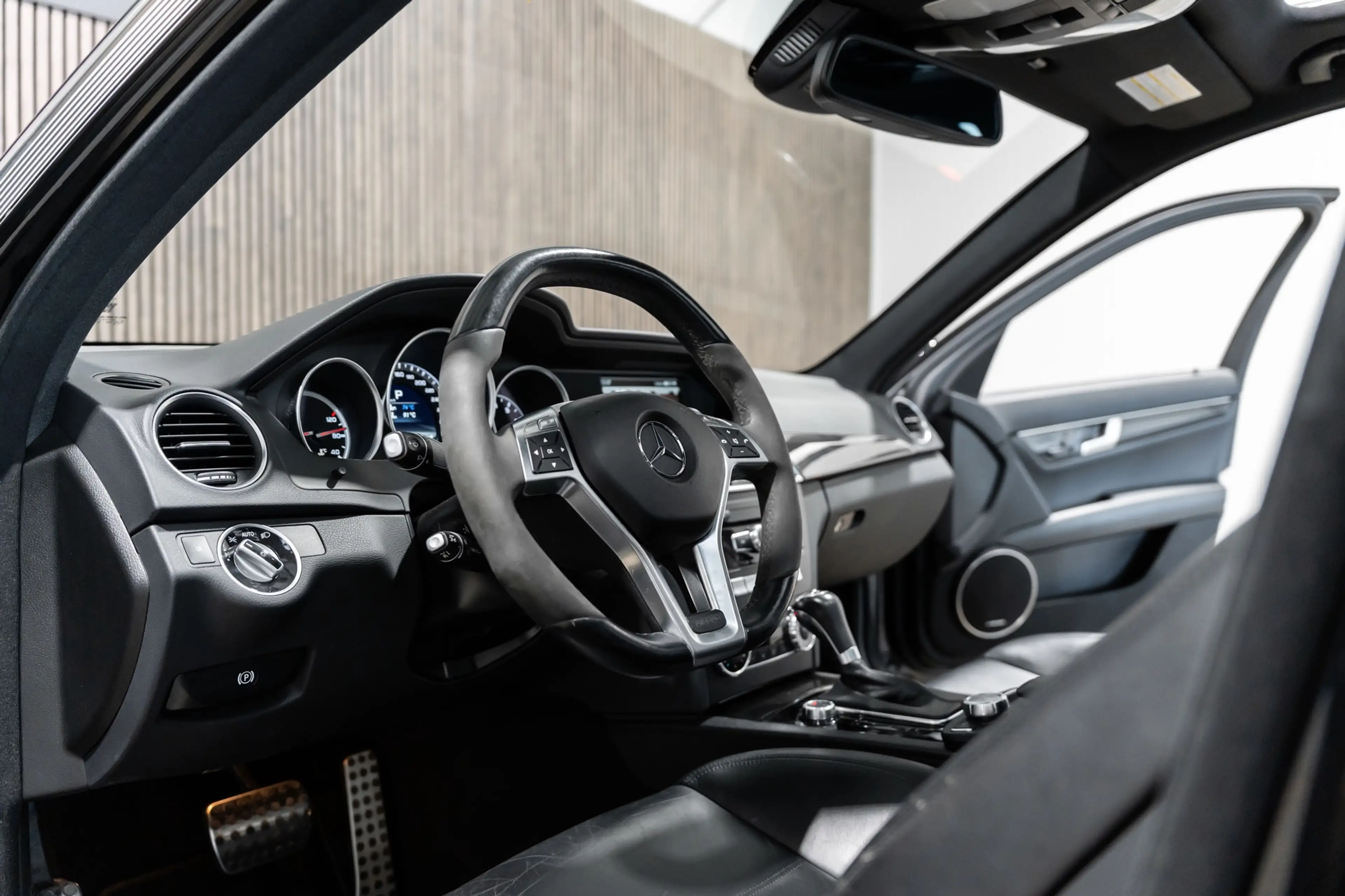 Mercedes-Benz C 63 AMG Performance Package 487PK Carbon — photo 11