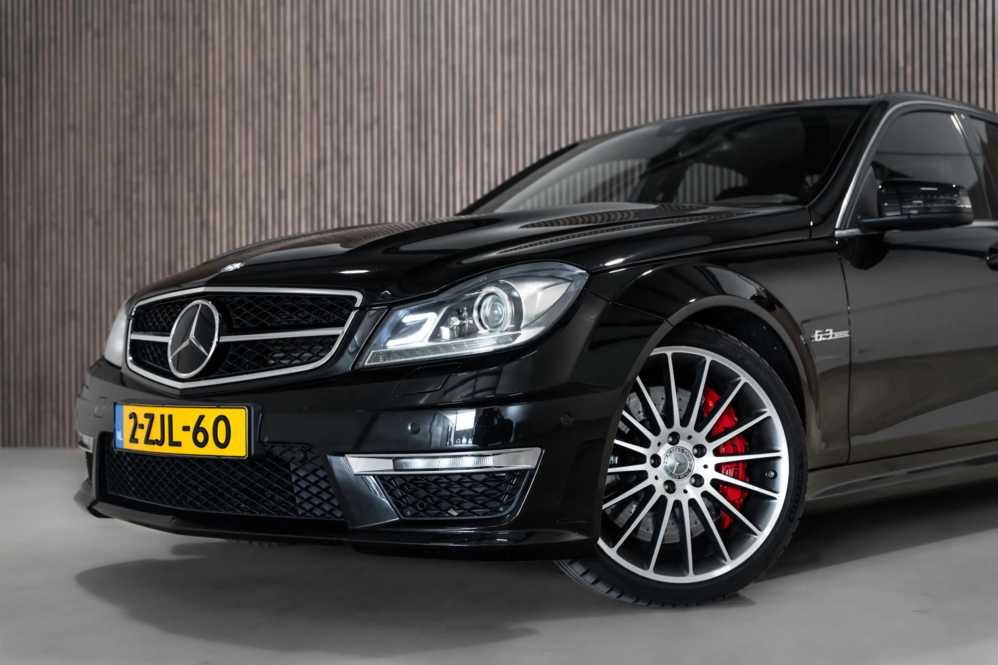 Mercedes-Benz C 63 AMG Performance Package 487PK Carbon — photo 2