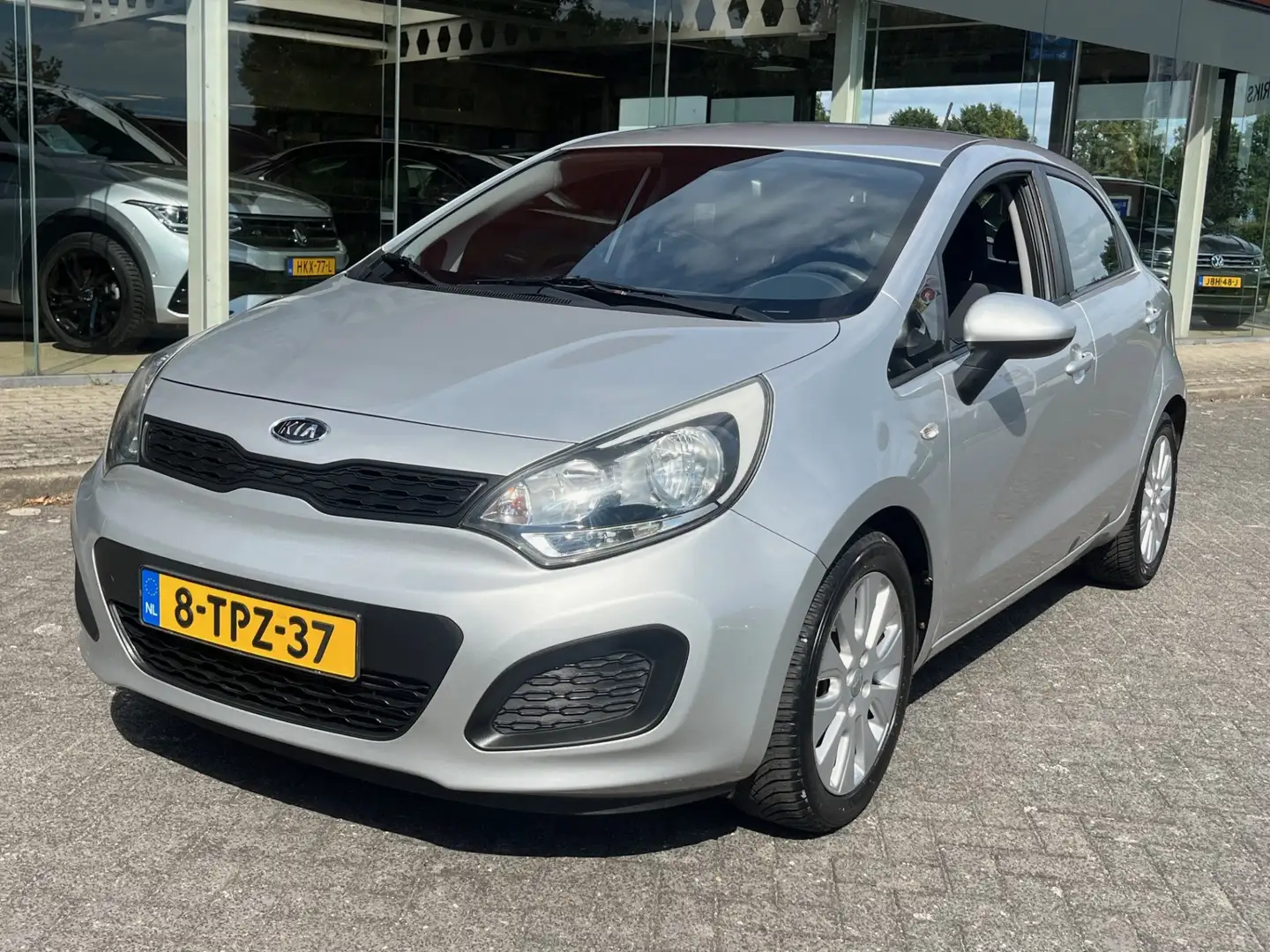 Kia Rio 1.2 CVVT 5 deurs | Airco | LM Velgen | All Season Grijs - 2