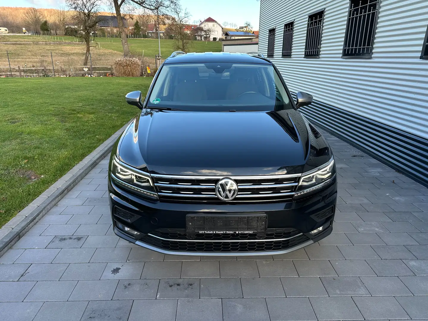 Volkswagen Tiguan Allspace Highline 4Motion LED SW AHK  Navi Zahnriemen neu Noir - 2