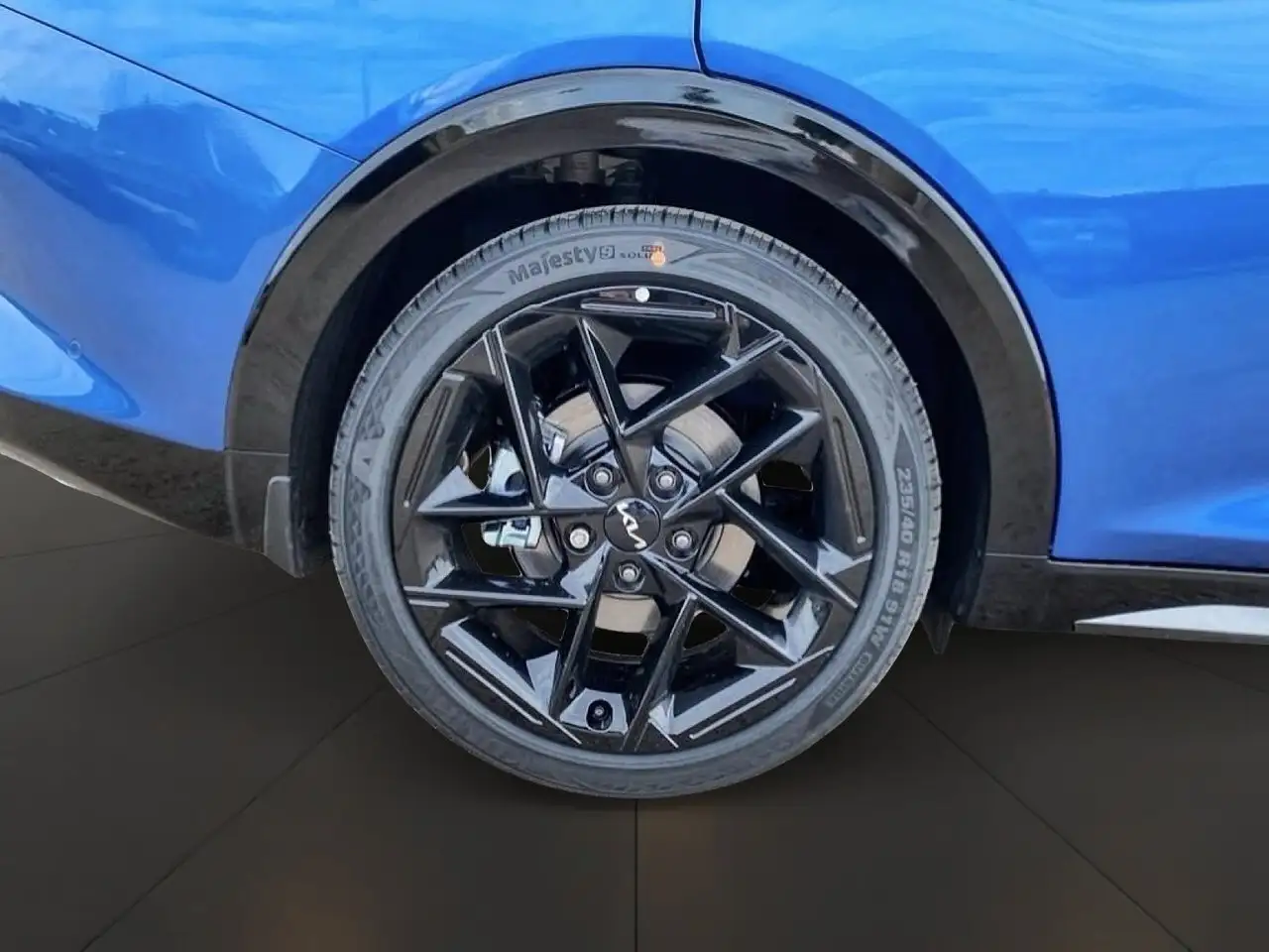 Kia K4 снимка Kia K4