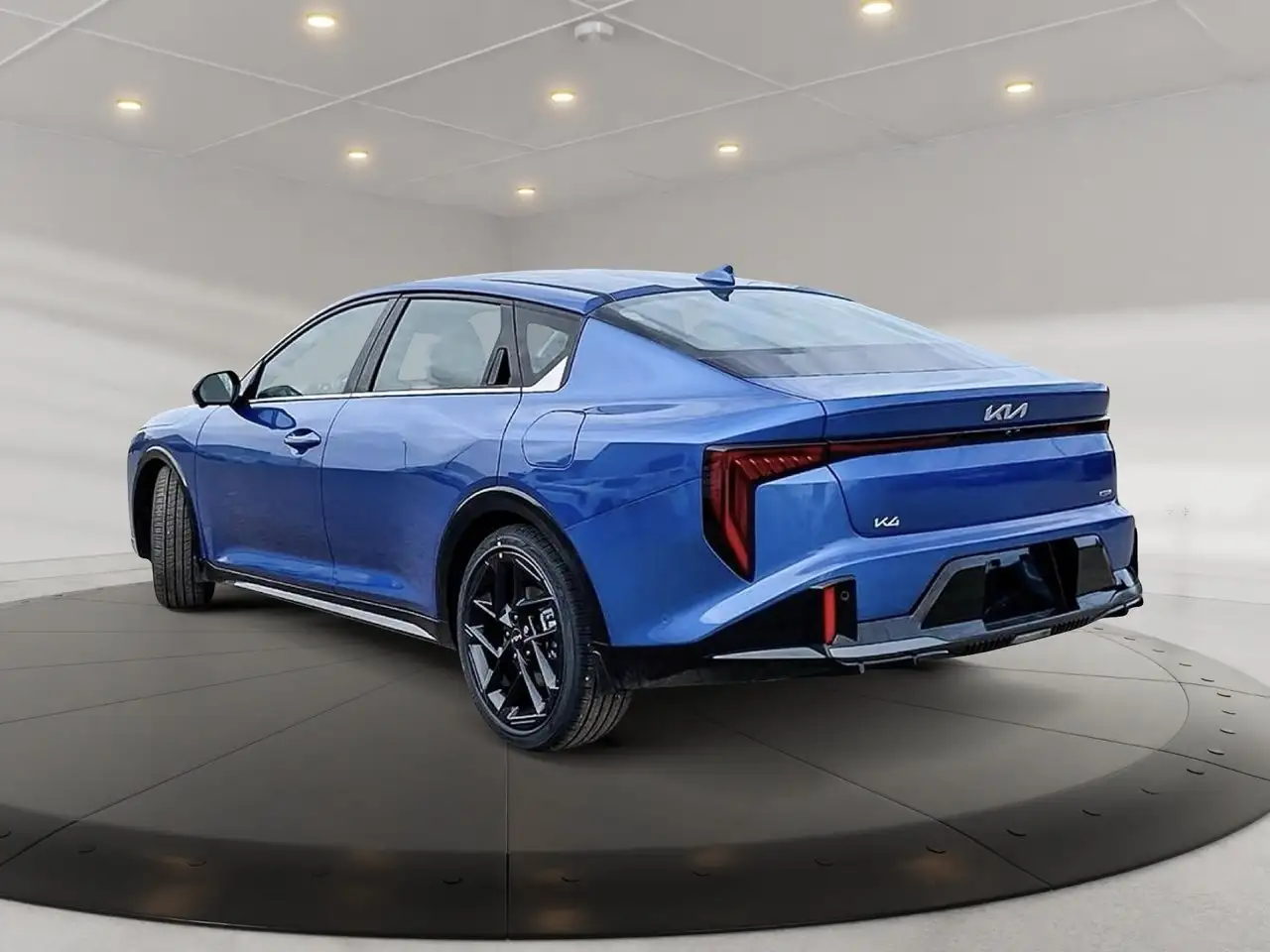 Kia K4 снимка Kia K4