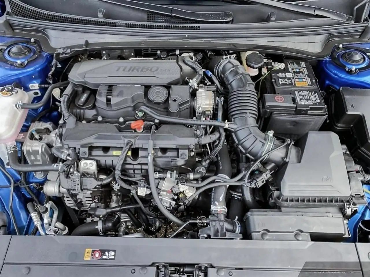 Kia K4 снимка Kia K4