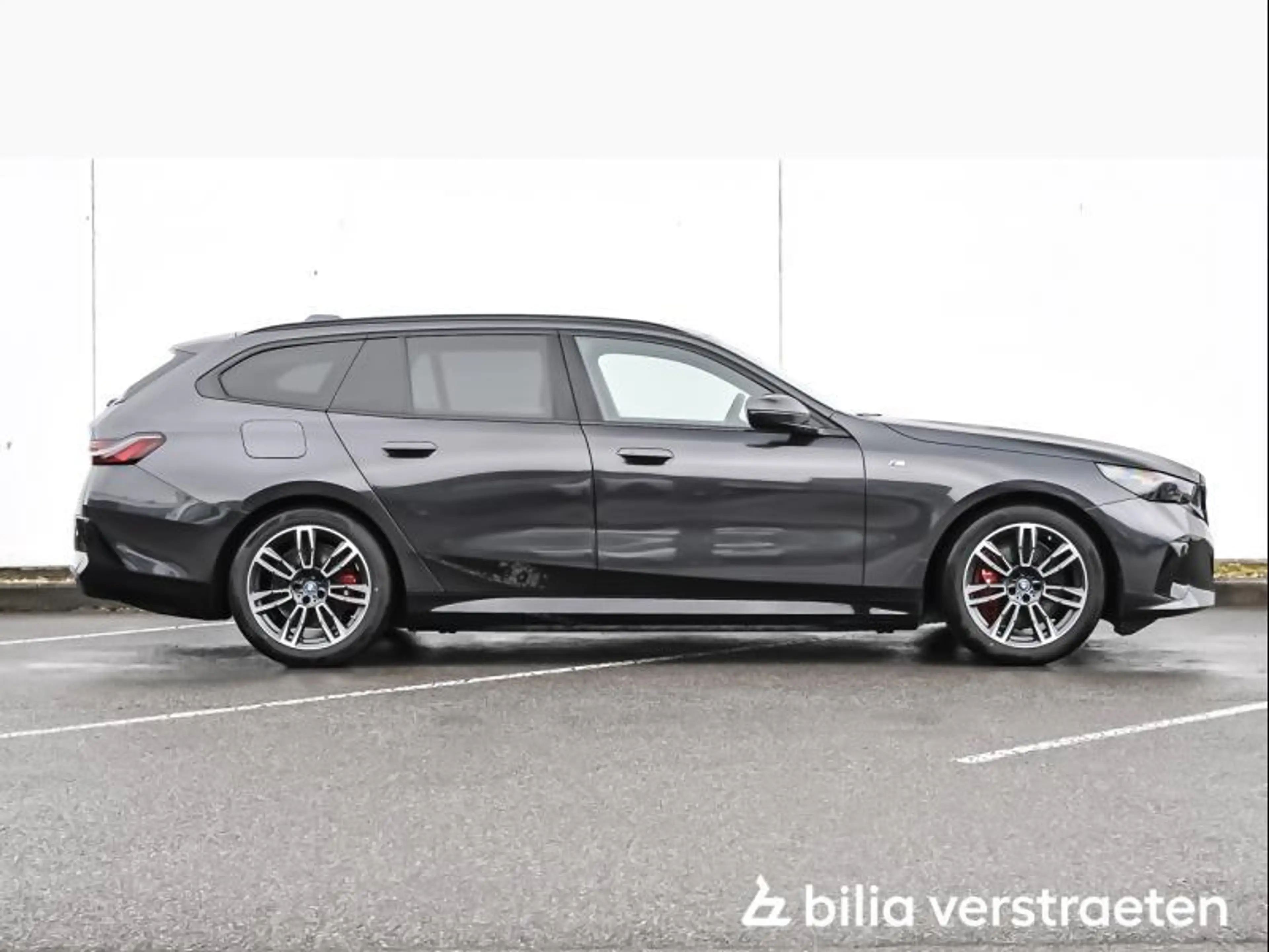 BMW i5 eDrive40 Touring MSportPro - Pano - DASP - 360 — photo 2