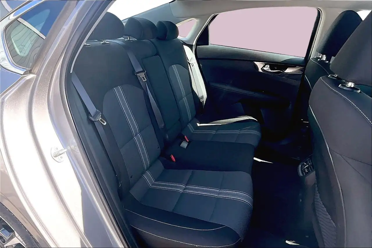 Kia Forte снимка Kia Forte