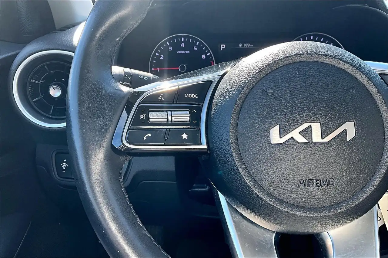 Kia Forte снимка Kia Forte